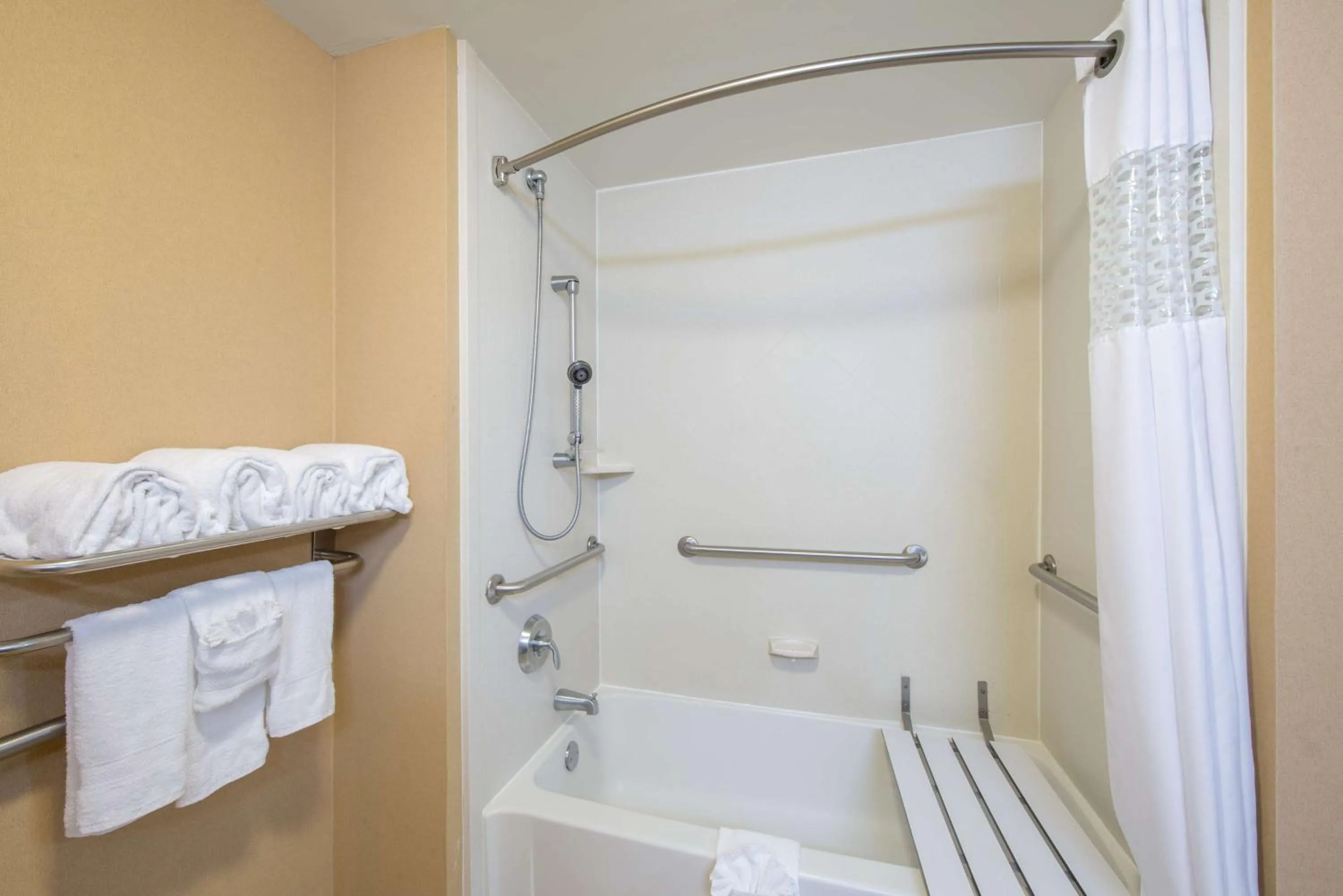 Bathroom in Hampton Inn & Suites Oklahoma City - South