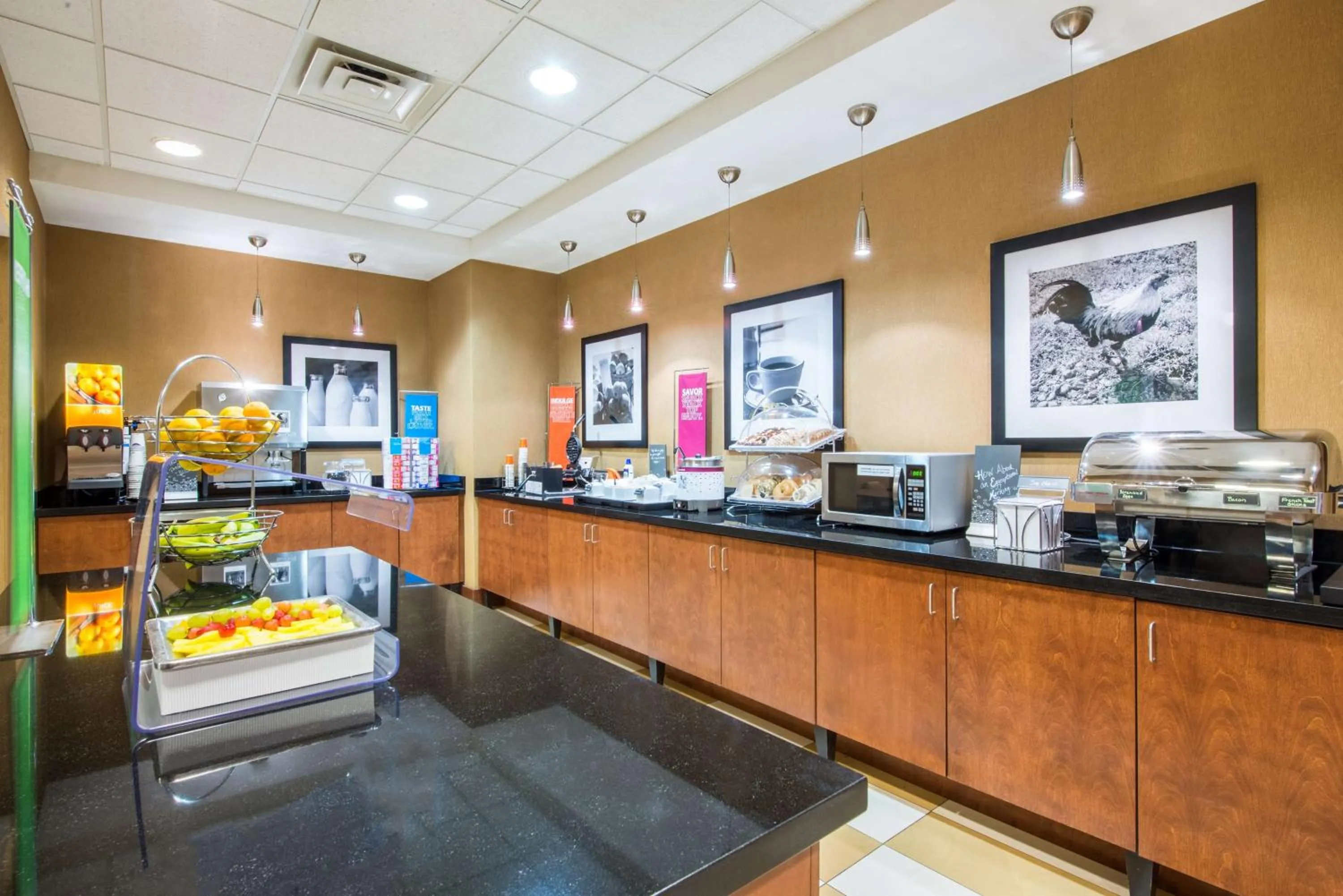 Dining area in Hampton Inn & Suites Oklahoma City - South
