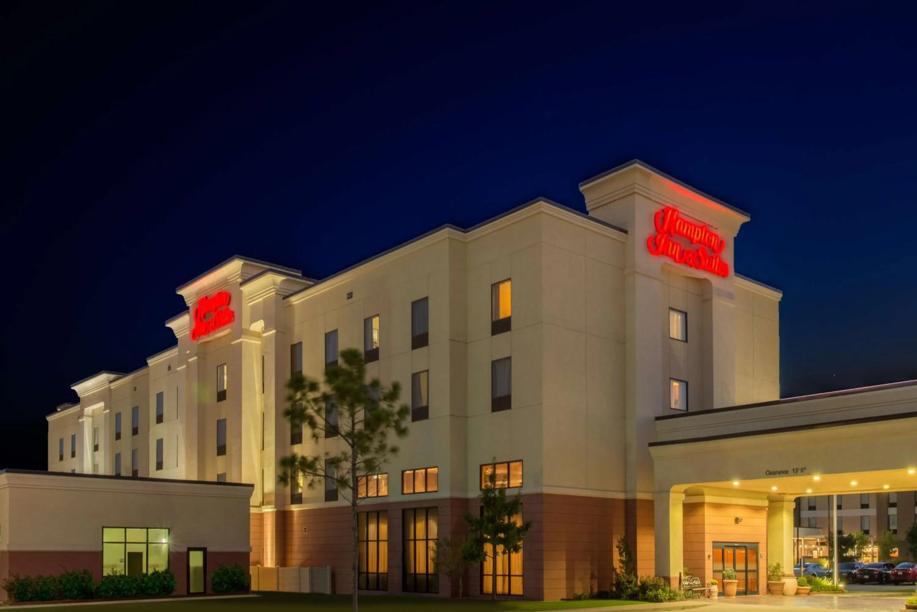 Property building in Hampton Inn & Suites Oklahoma City - South