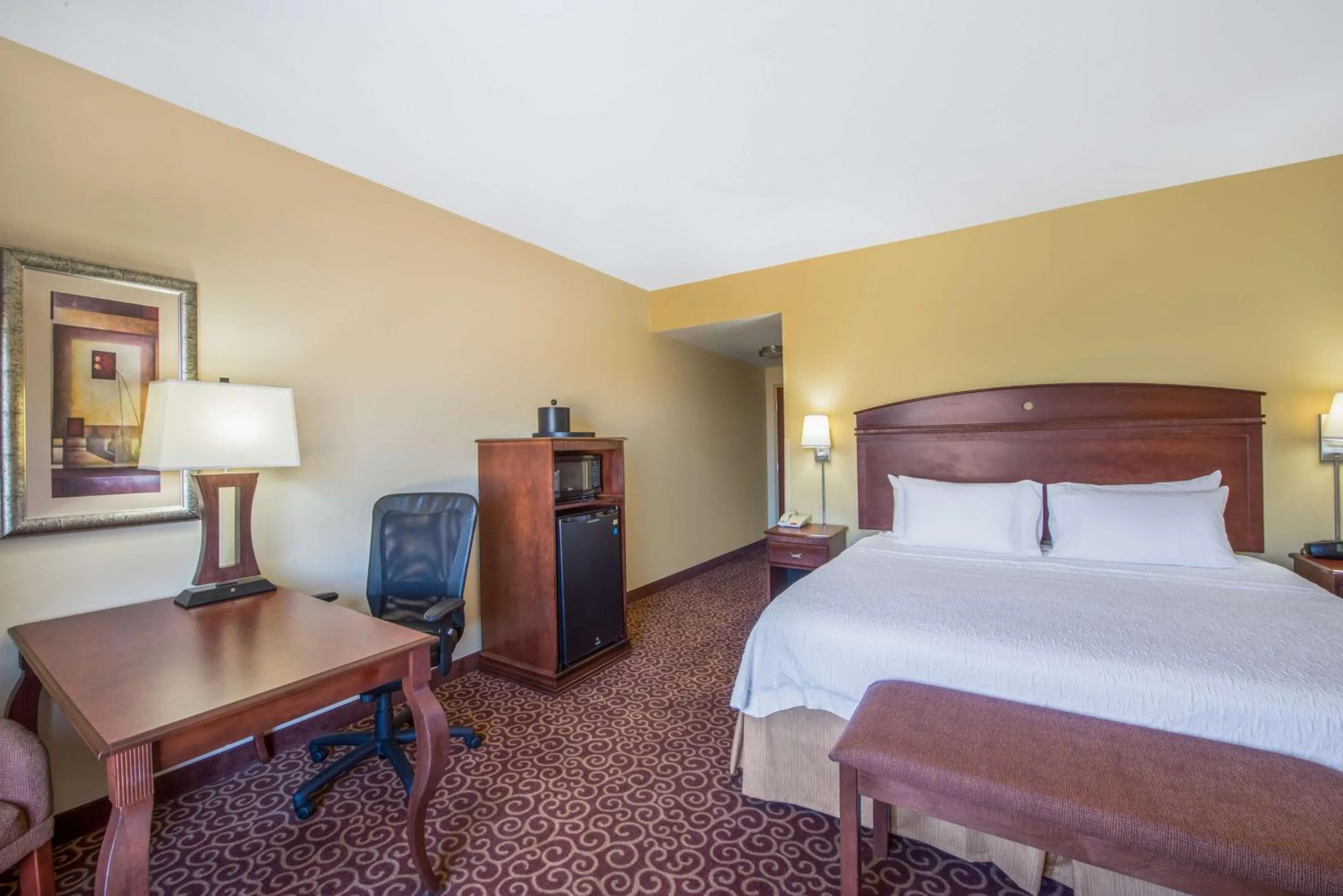Bed in Hampton Inn & Suites Oklahoma City - South