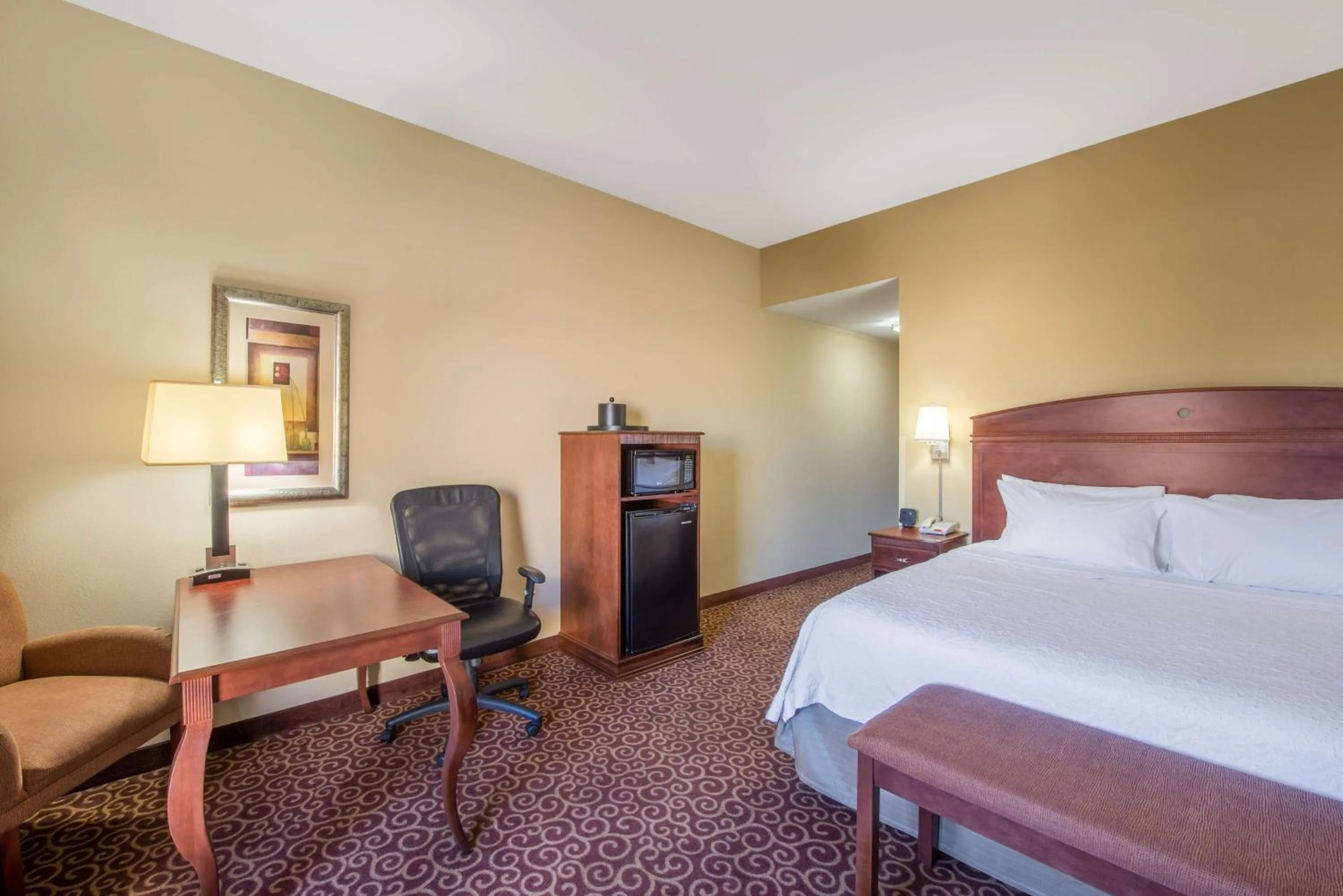 Bed in Hampton Inn & Suites Oklahoma City - South