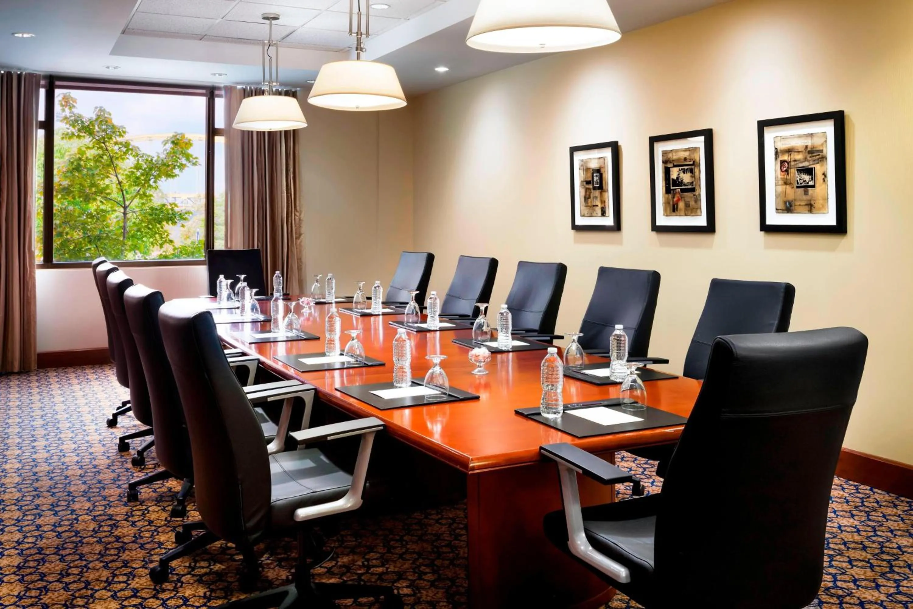 Meeting/conference room in Sheraton Pittsburgh Hotel at Station Square