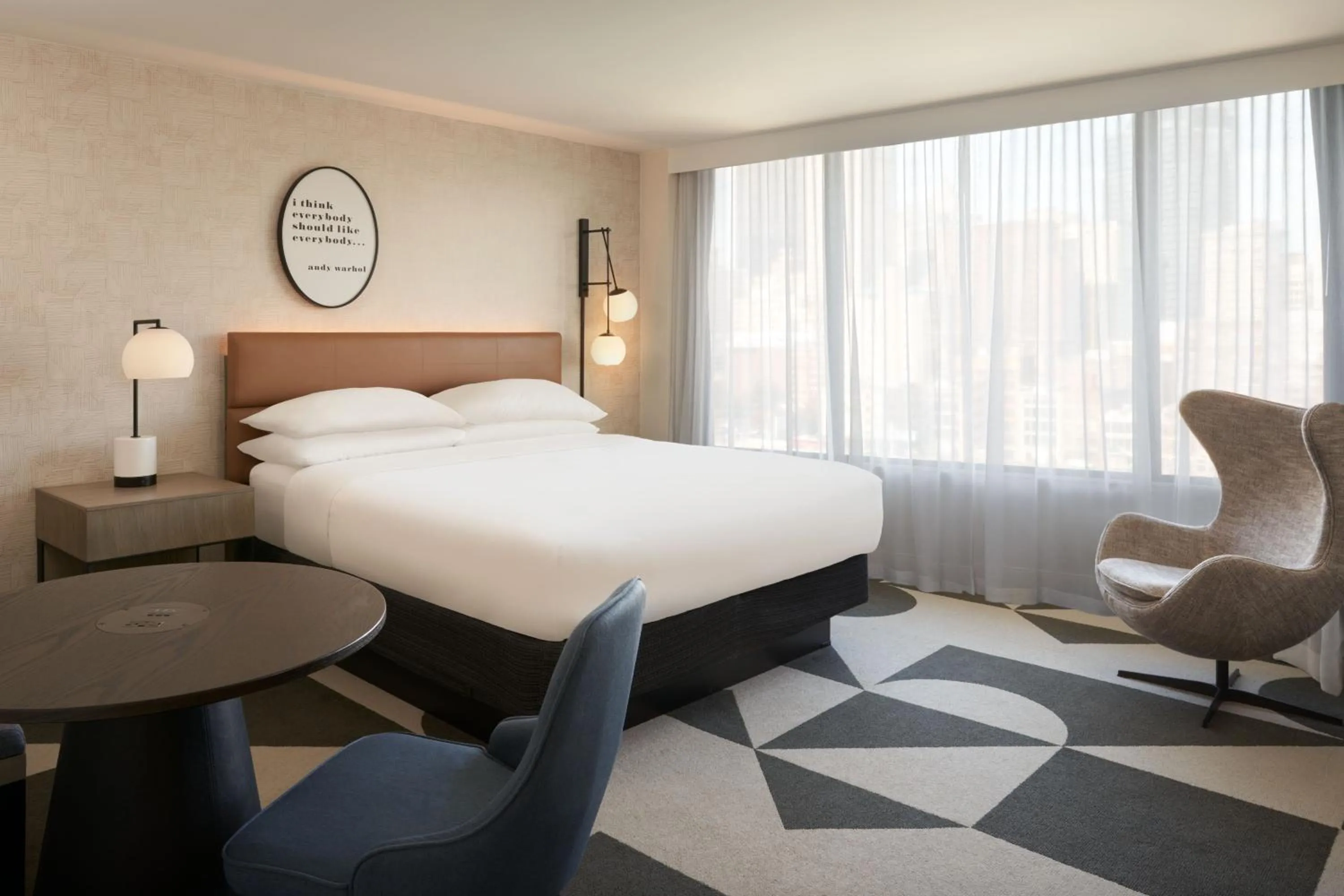 Photo of the whole room, Bed in Sheraton Pittsburgh Hotel at Station Square