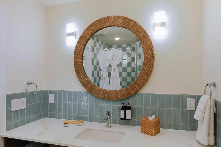 Bathroom in Skipjack Resort & Marina