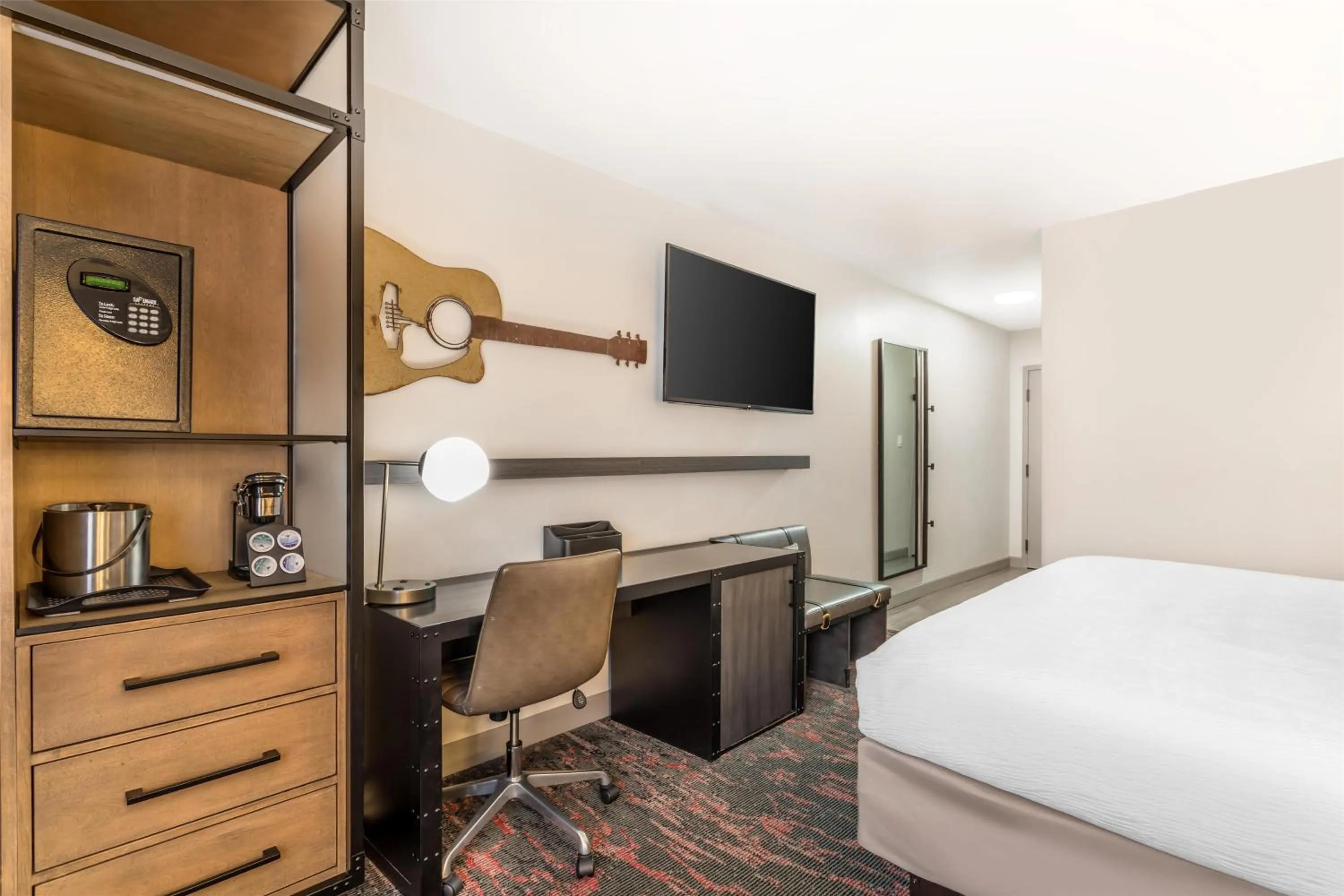 Bedroom, Bed in Best Western Downtown PLUS Music Row