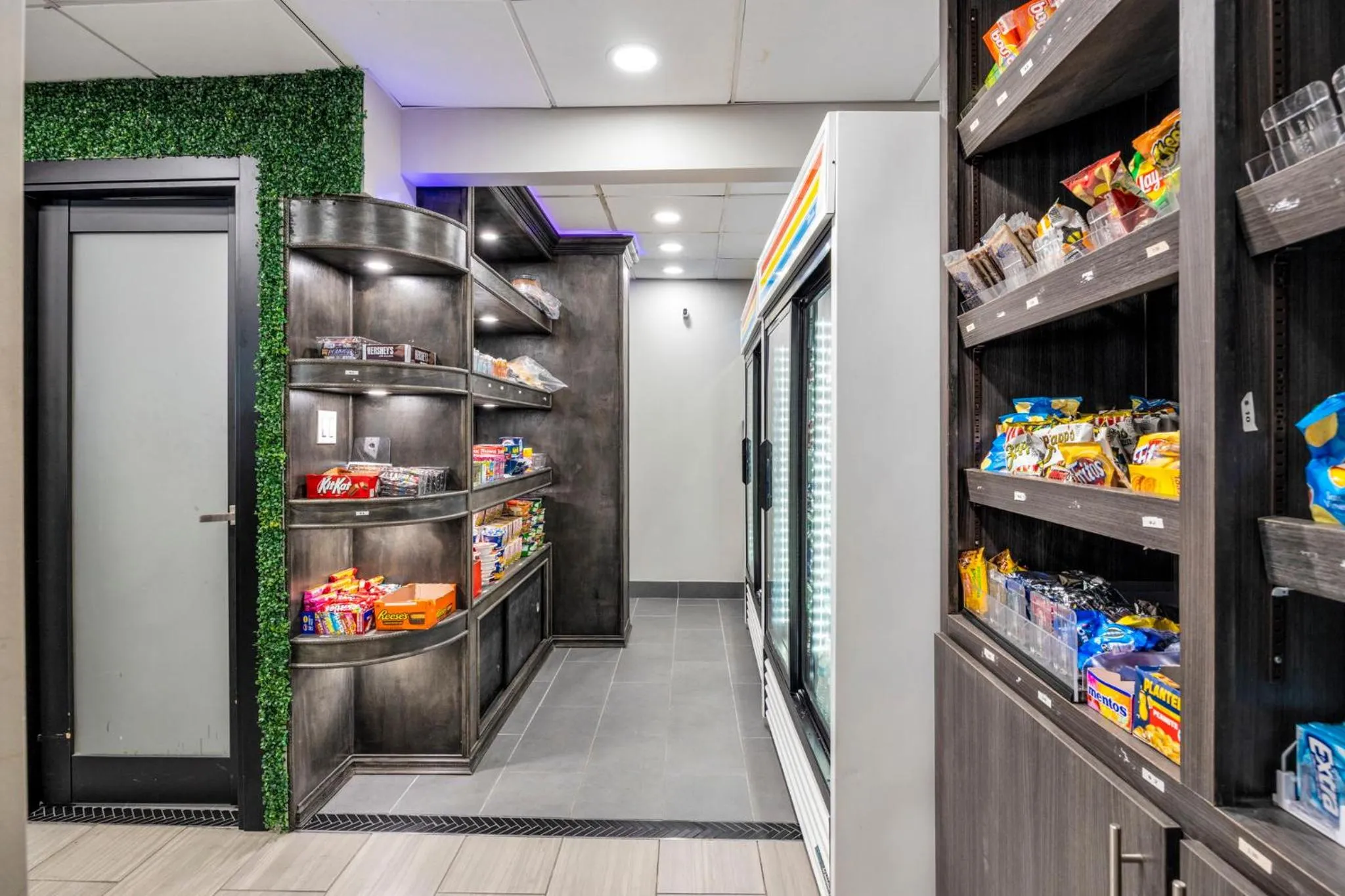 Property building in Best Western Downtown PLUS Music Row