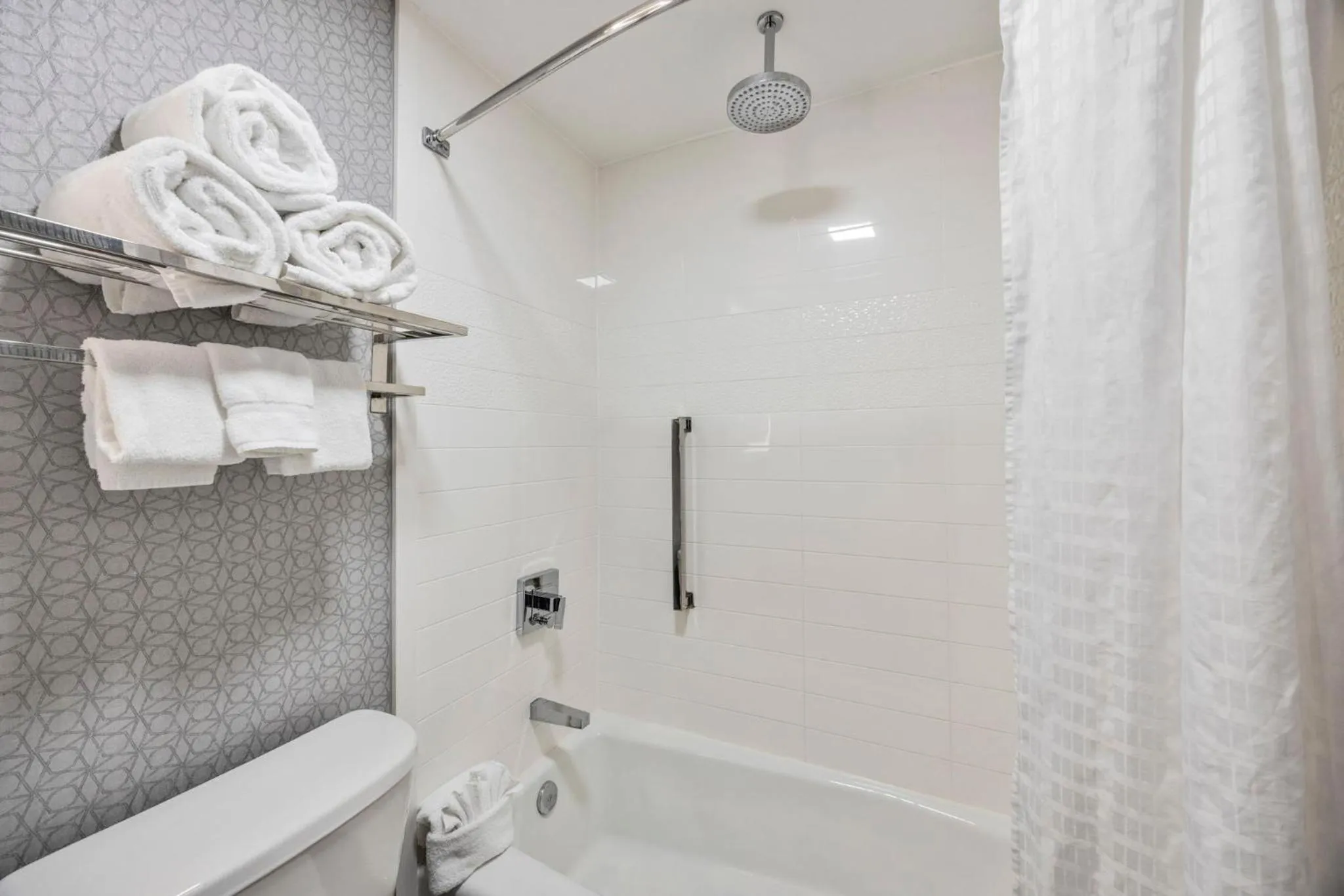 Property building in Best Western Downtown PLUS Music Row