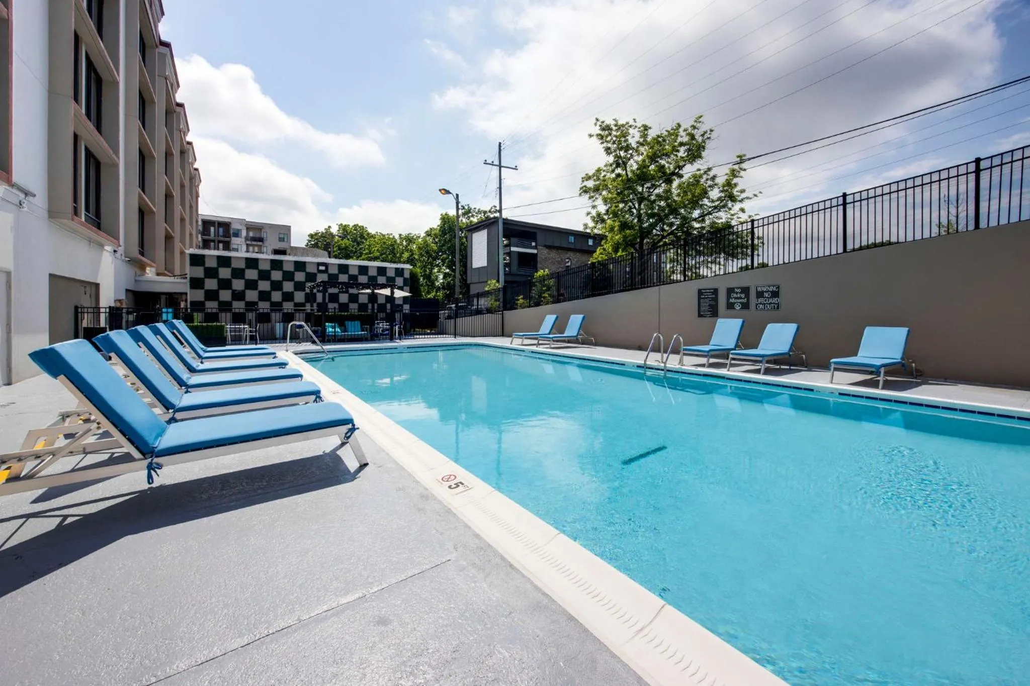 Property building in Best Western Downtown PLUS Music Row