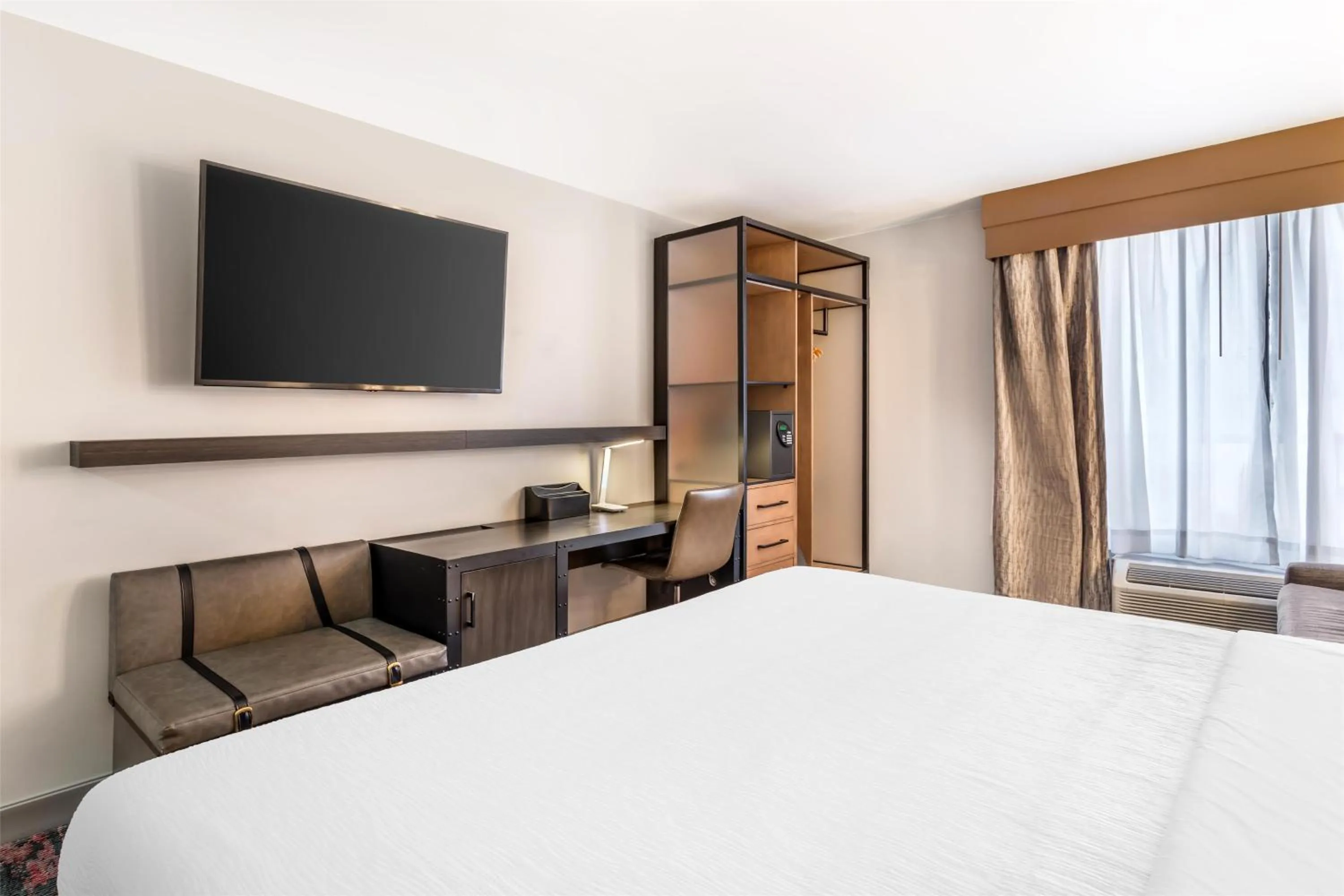 Bedroom, Bed in Best Western Downtown PLUS Music Row