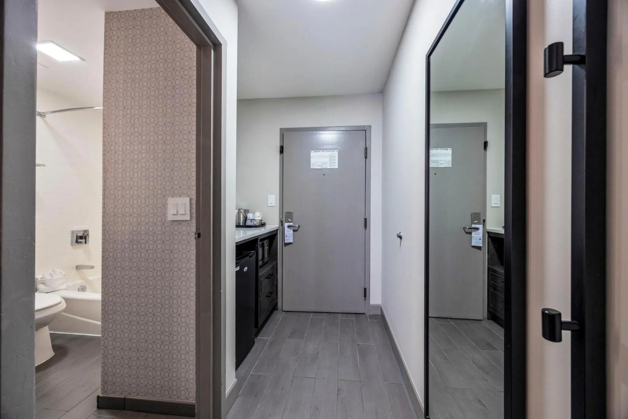 Property building in Best Western Downtown PLUS Music Row