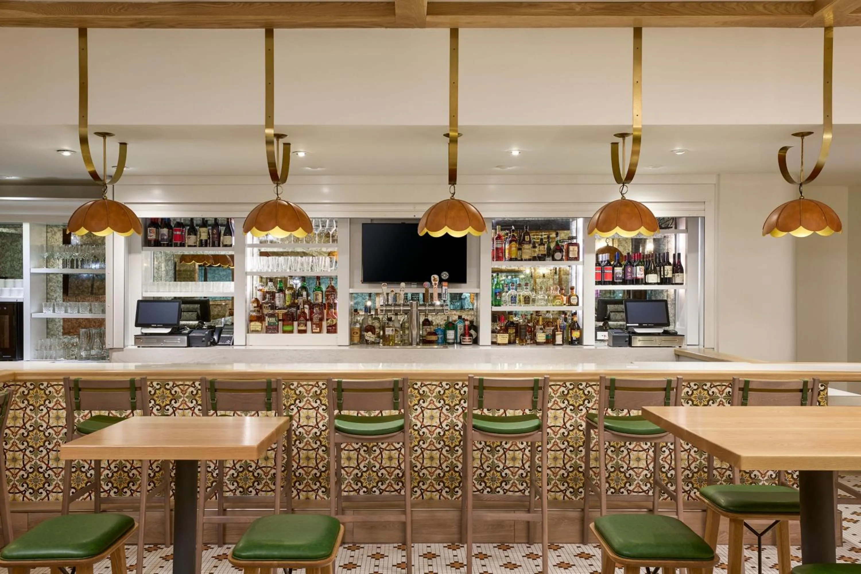 Lounge or bar in The Westin Oaks Houston at the Galleria