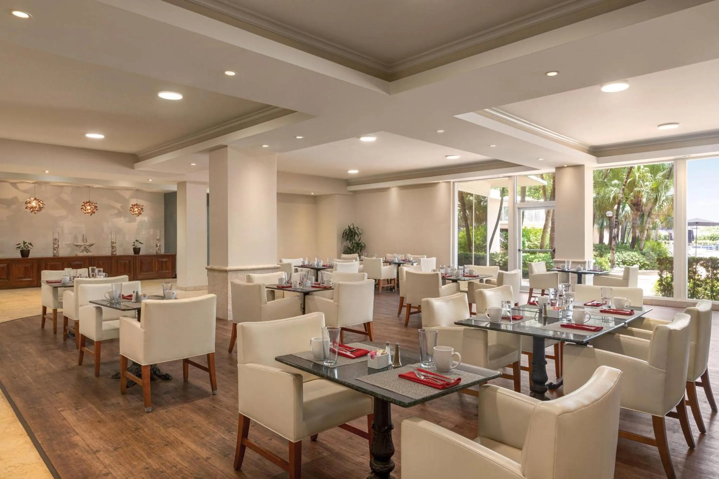 Restaurant/places to eat in Radisson Resort Miami Beach