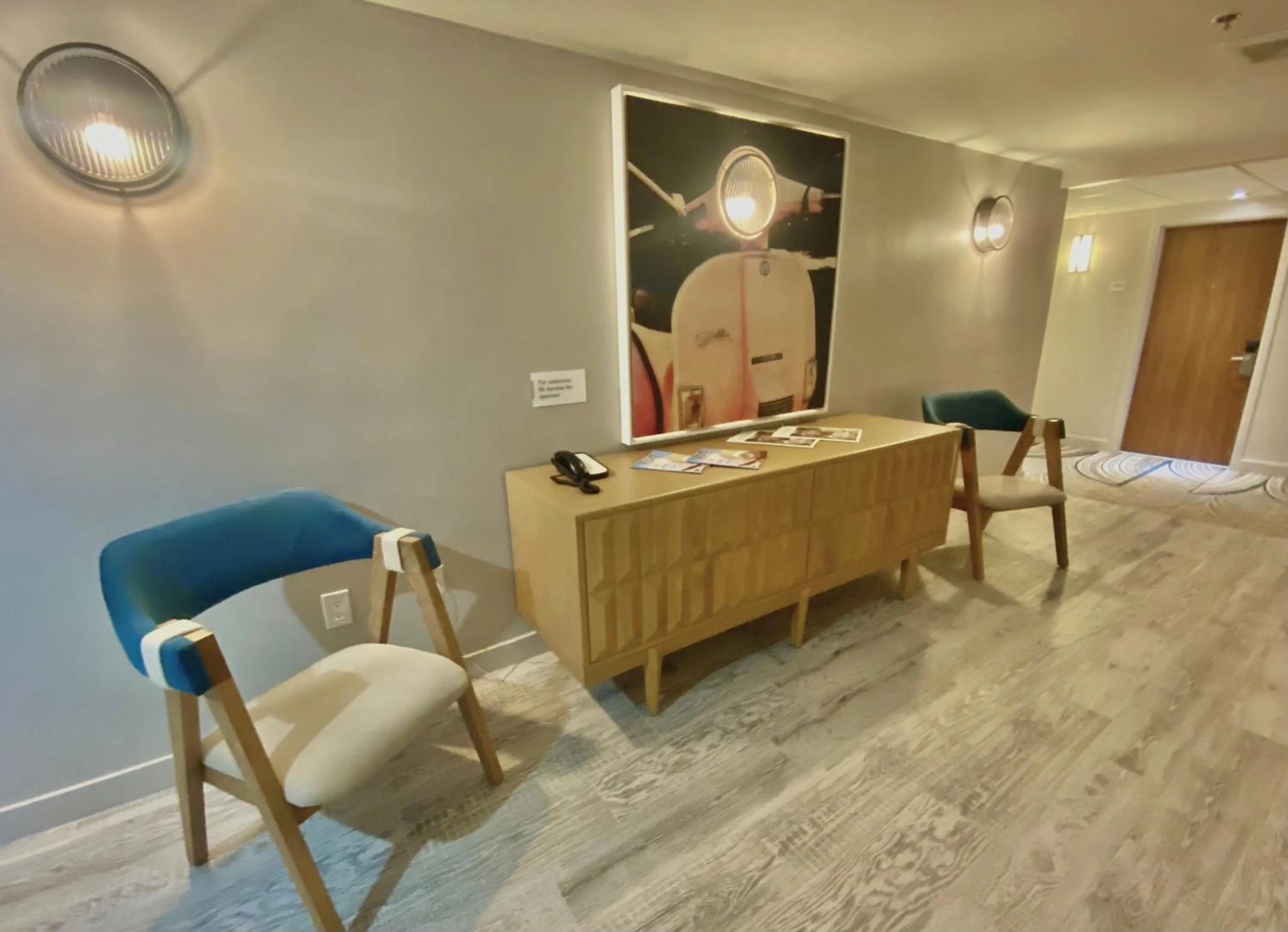 Seating area in Radisson Resort Miami Beach