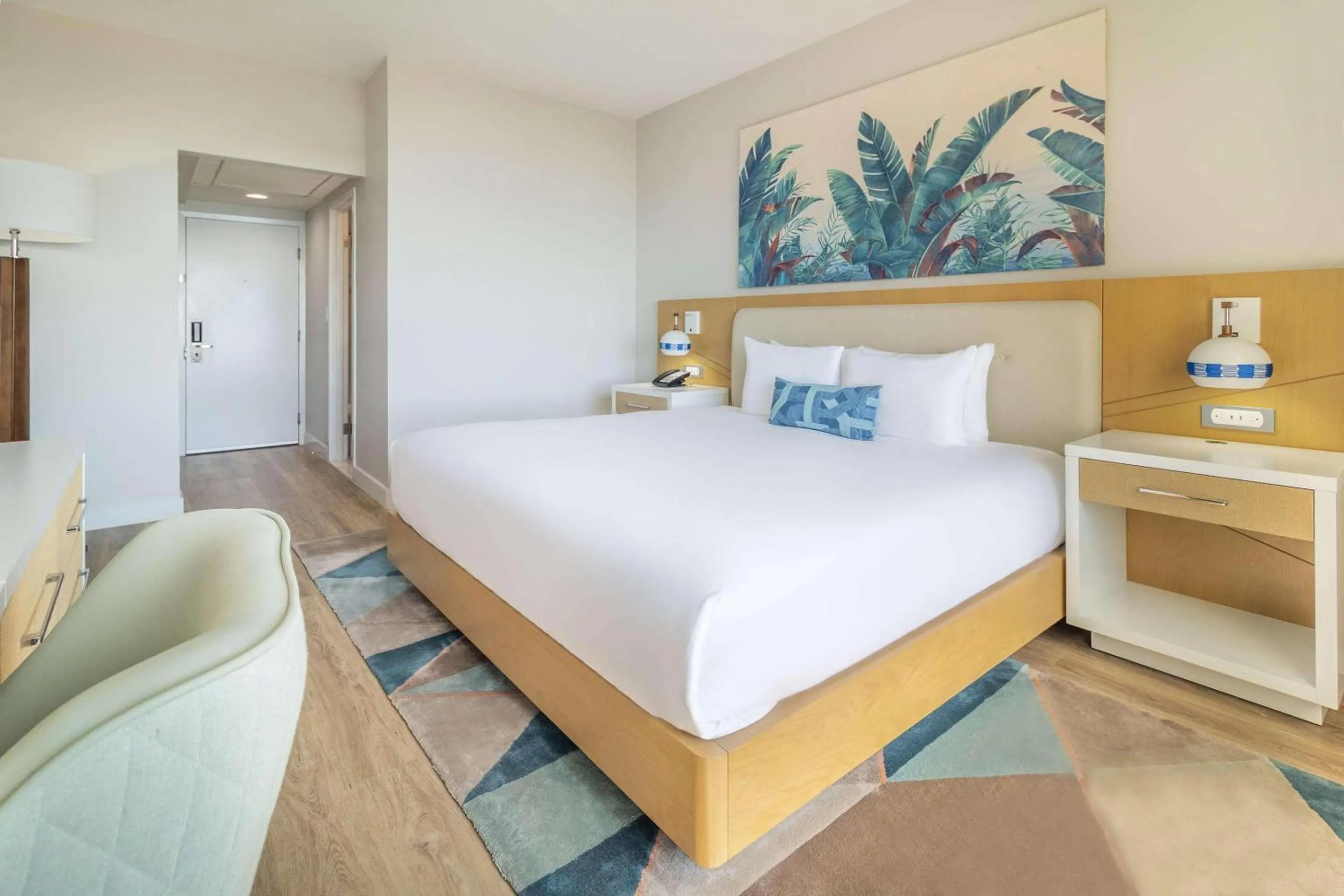 Bedroom, Bed in Radisson Resort Miami Beach