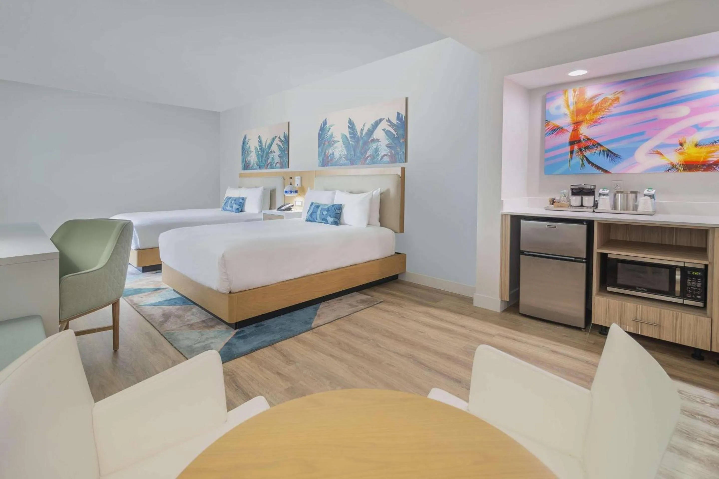 Bedroom, Bed in Radisson Resort Miami Beach