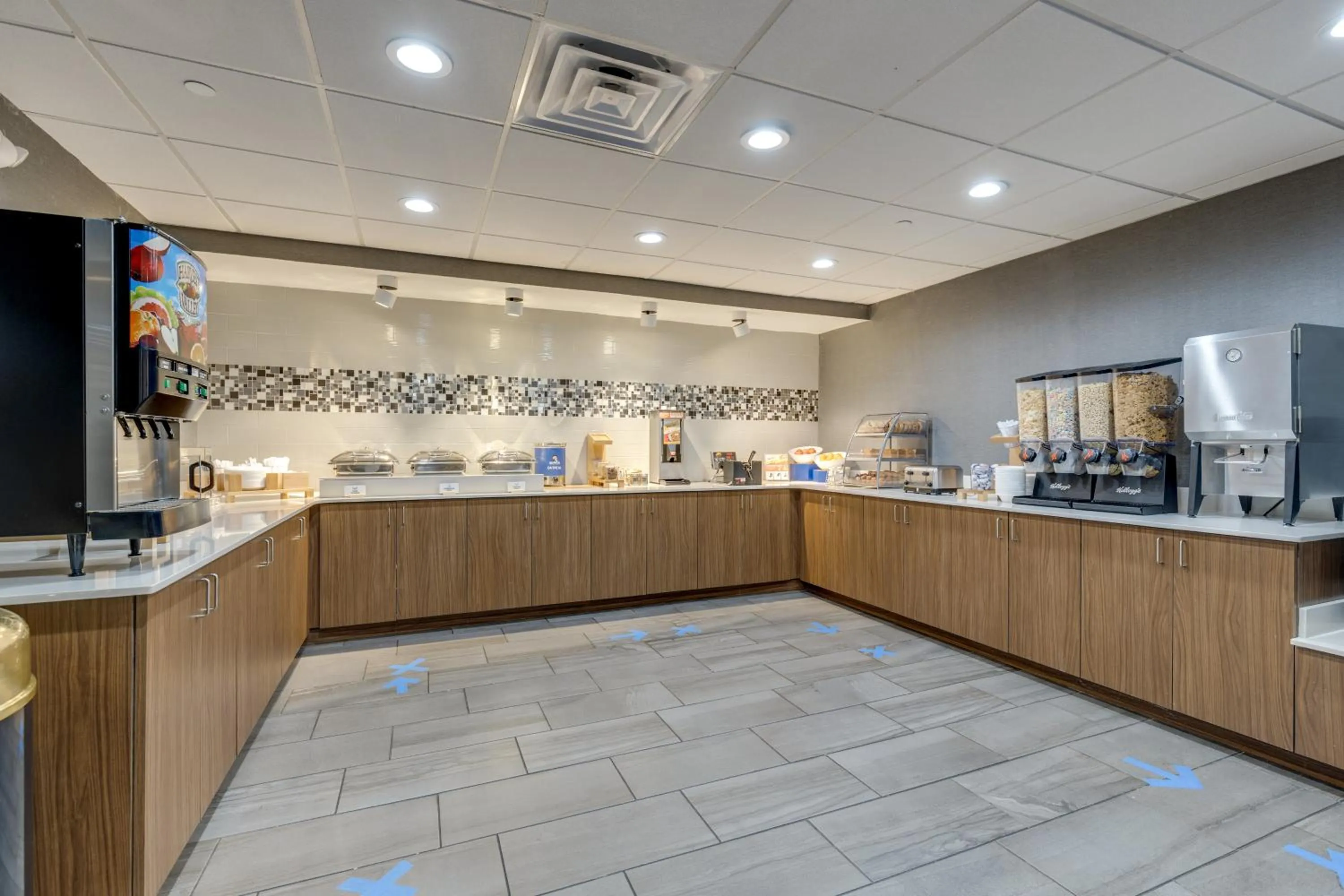 Breakfast in Alexis Inn and Suites Hotel