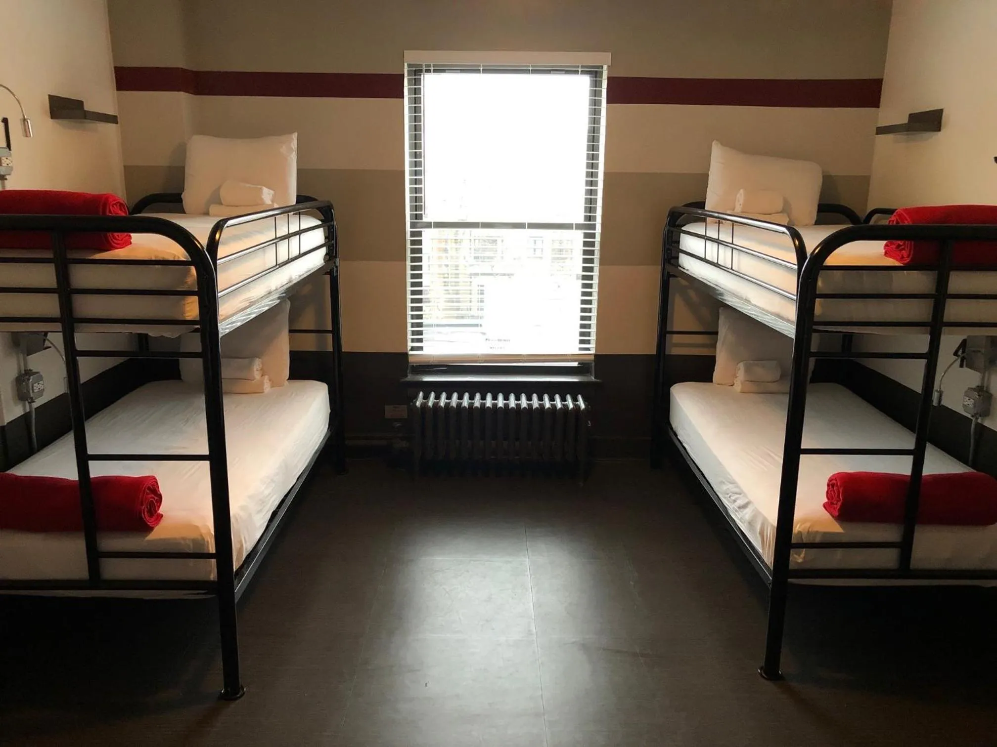 bunk bed in Chicago Getaway Hostel