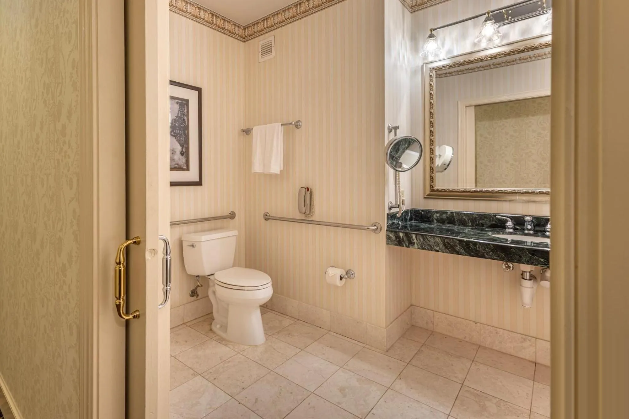 Bathroom in Omni San Francisco