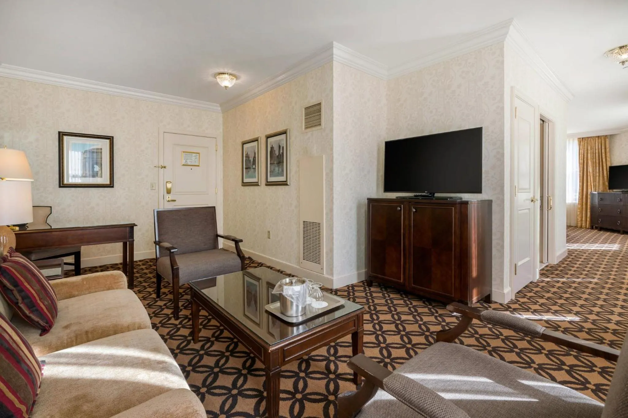 Photo of the whole room in Omni San Francisco