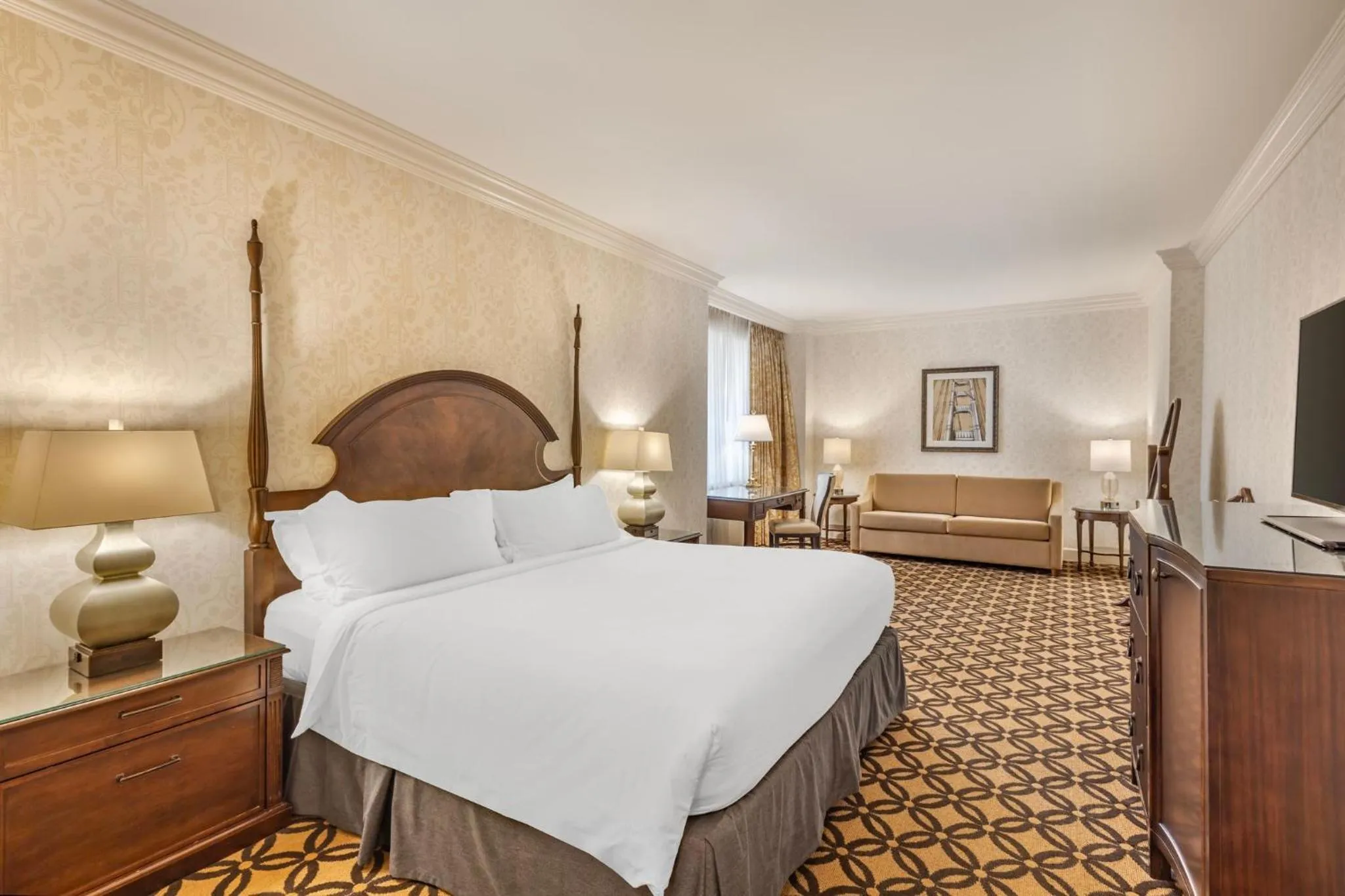 Photo of the whole room, Bed in Omni San Francisco