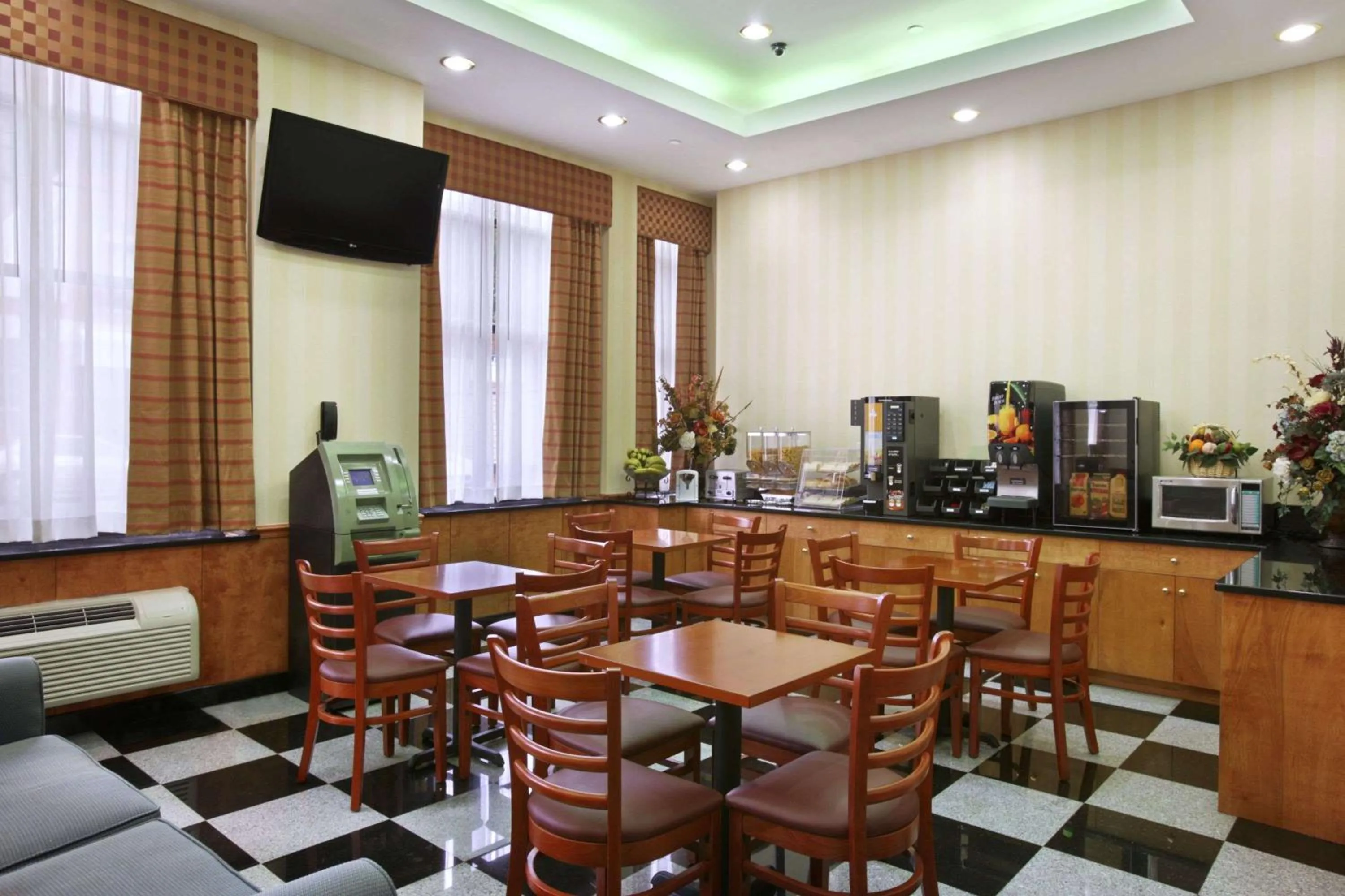 On site, Restaurant/Places to Eat in Royal Stay Hotel