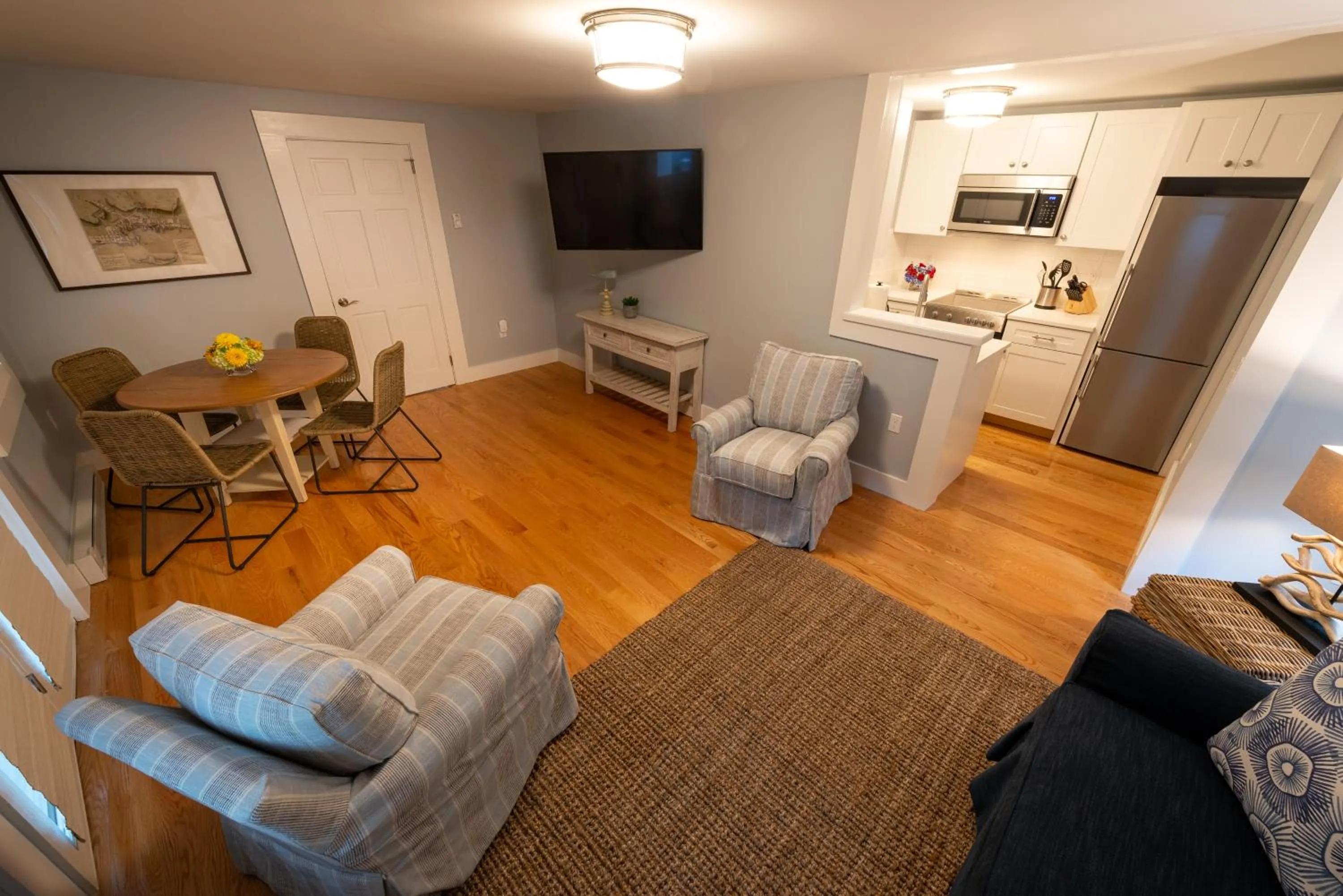 One-Bedroom Suite in Town & Tide Inn