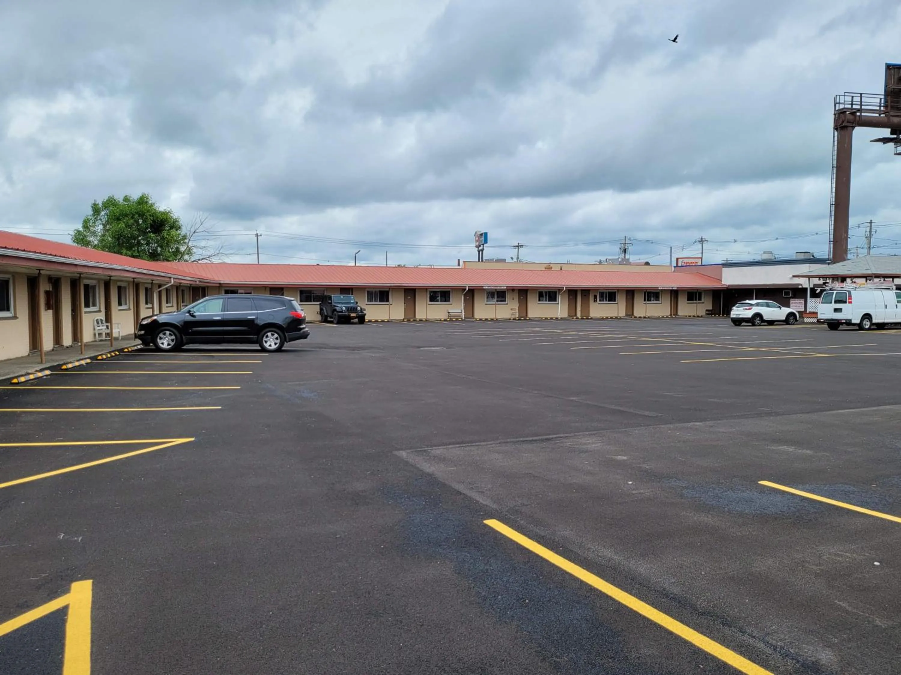 Property Building in Budget Host Inn Niagara Falls