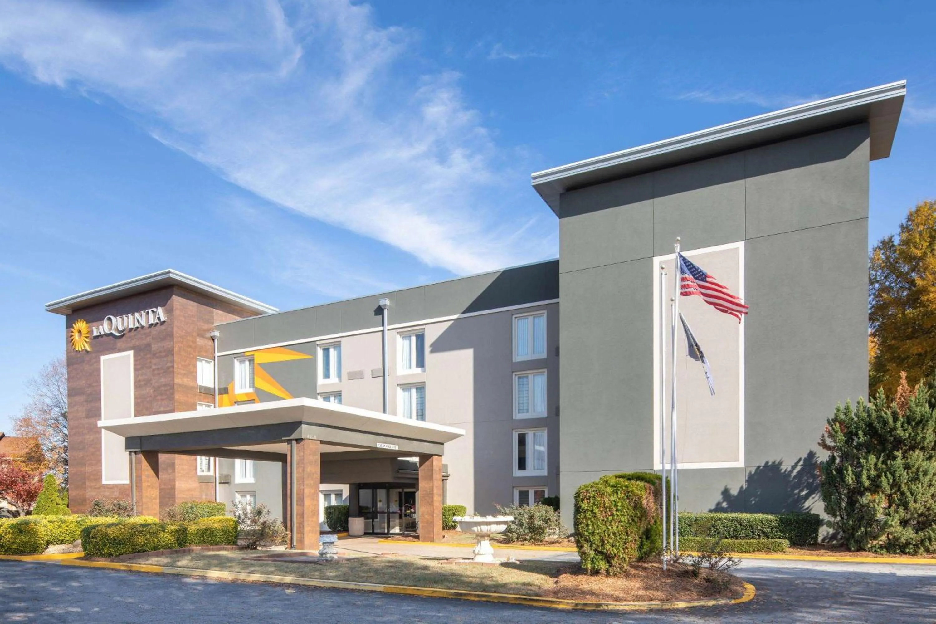 Property building in La Quinta by Wyndham Atlanta Airport South