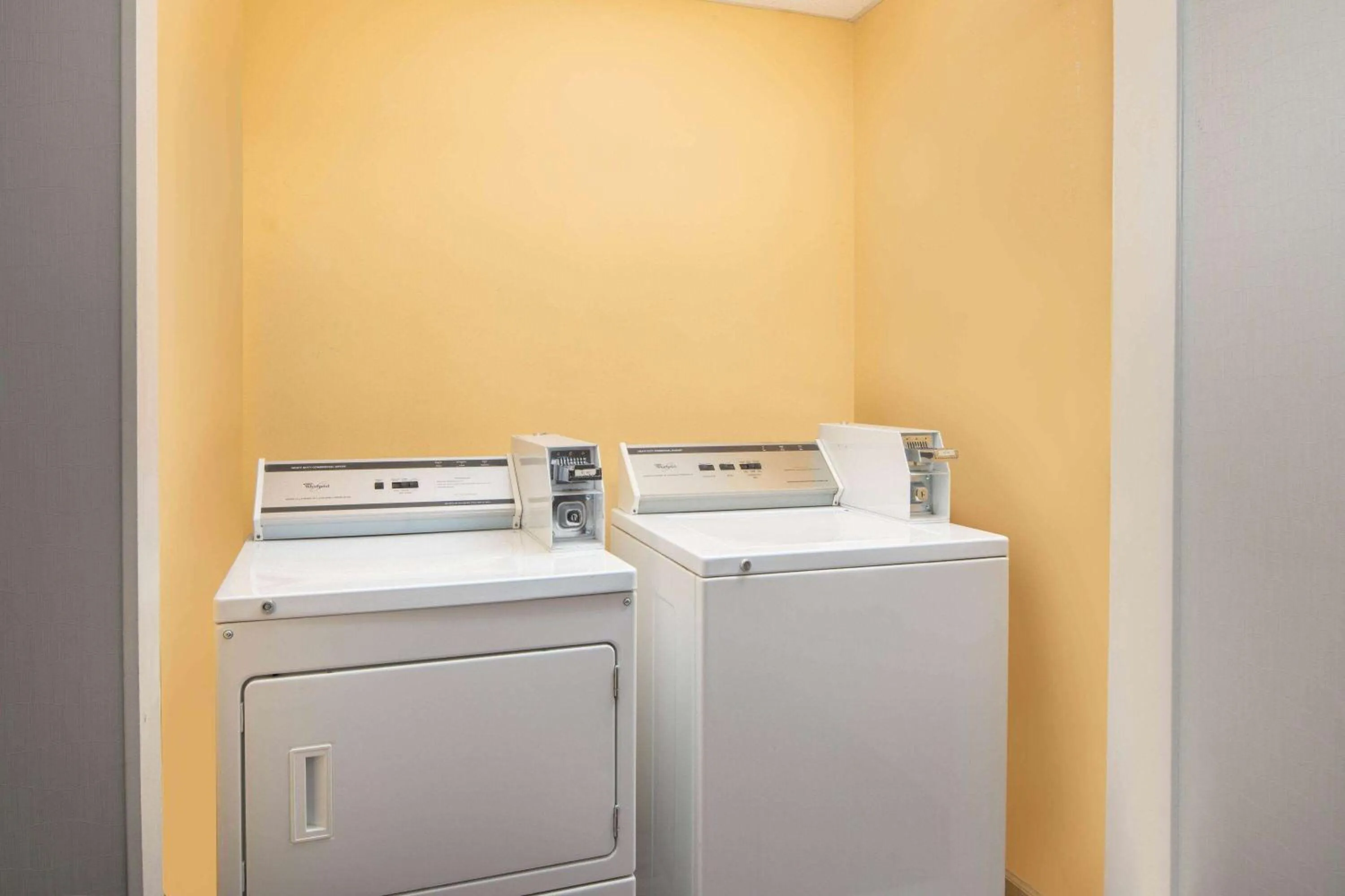 On site in La Quinta by Wyndham Atlanta Airport South