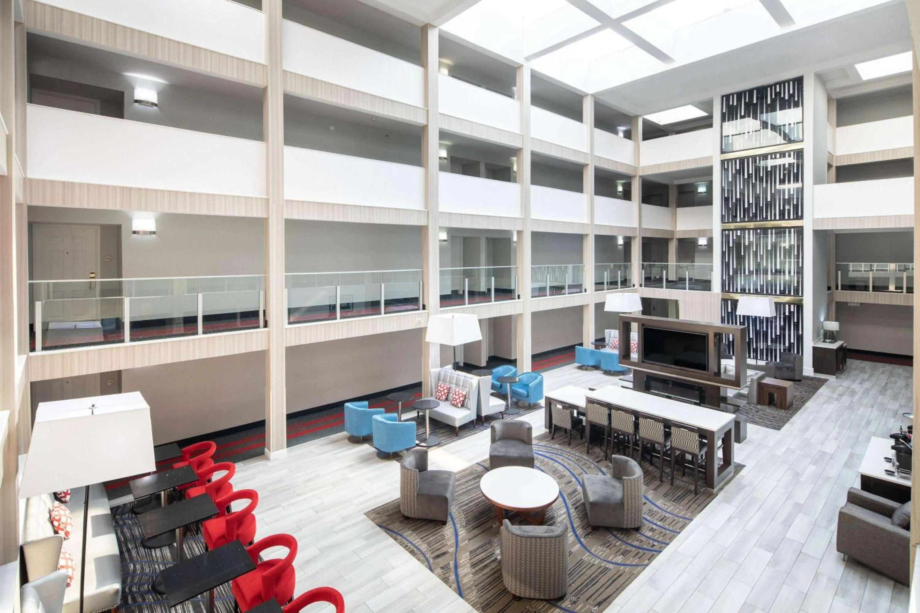 Lobby or reception in La Quinta by Wyndham Atlanta Airport South