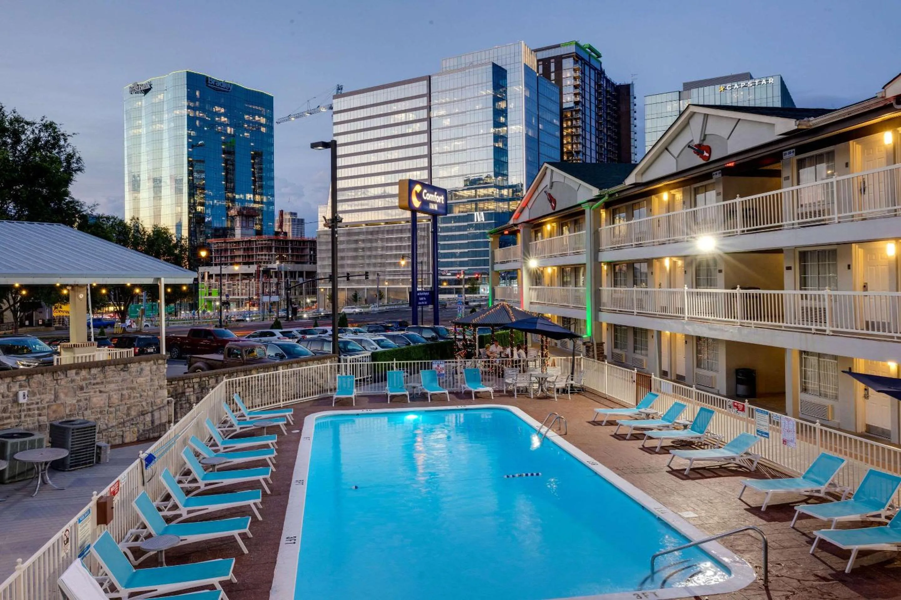 Swimming pool in Comfort Inn Downtown Nashville - Music City Center