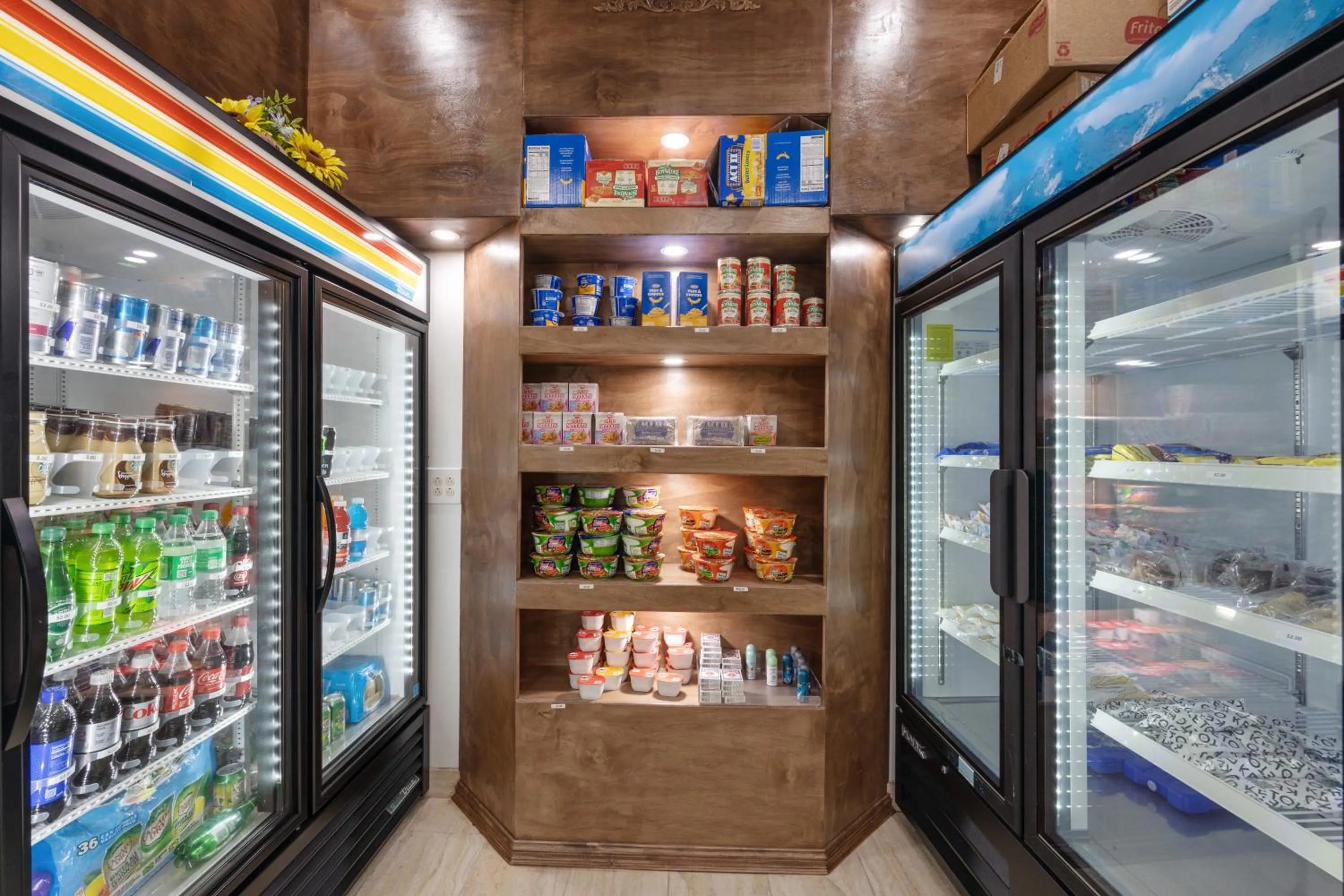 On-site shops in Comfort Inn Downtown Nashville - Music City Center