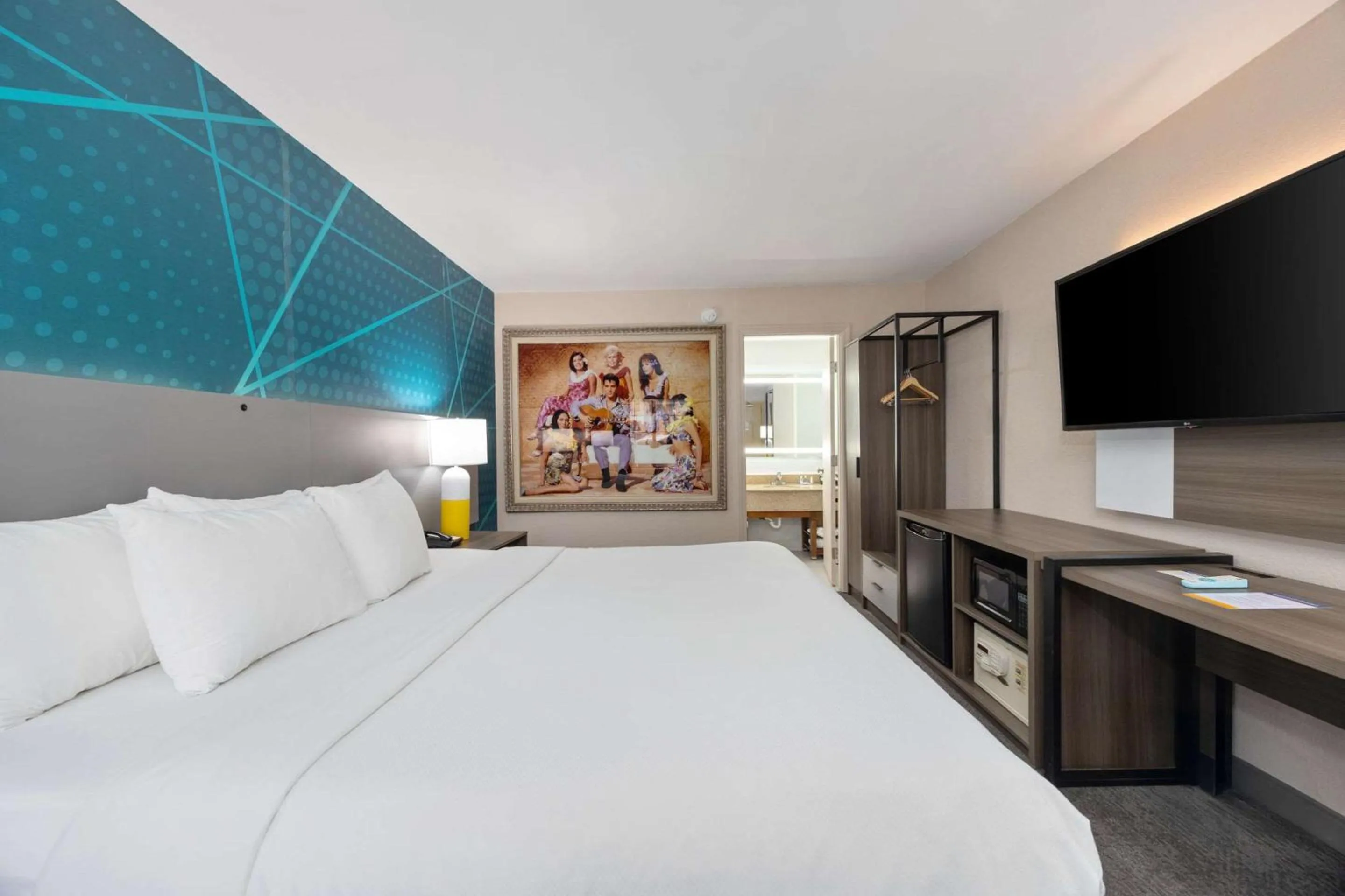 Bedroom, Bed in Comfort Inn Downtown Nashville - Music City Center