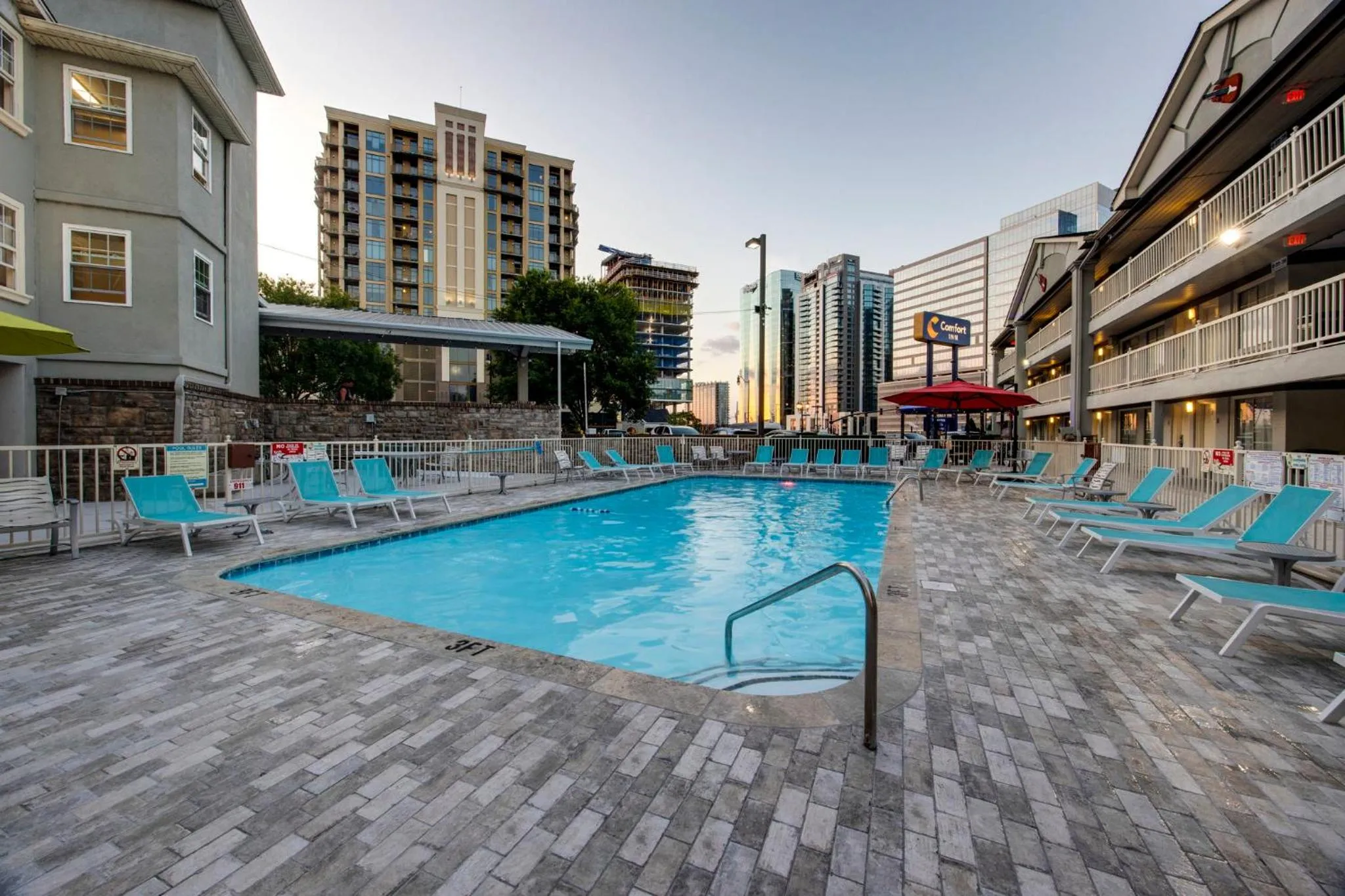 Swimming pool in Comfort Inn Downtown Nashville - Music City Center