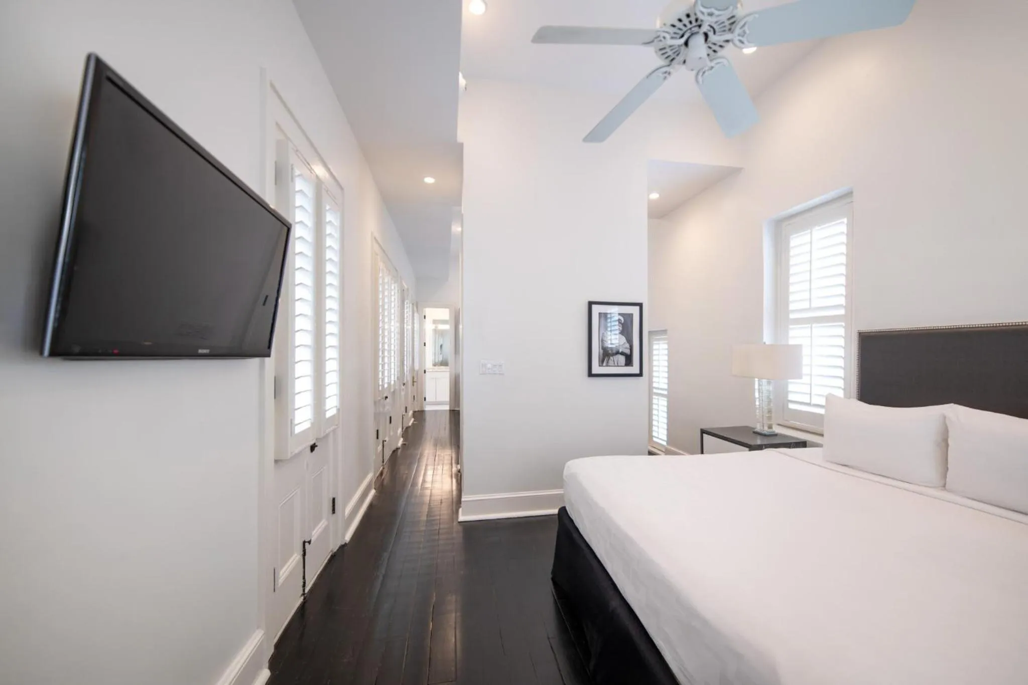 Bedroom, Bed in Melrose Mansion