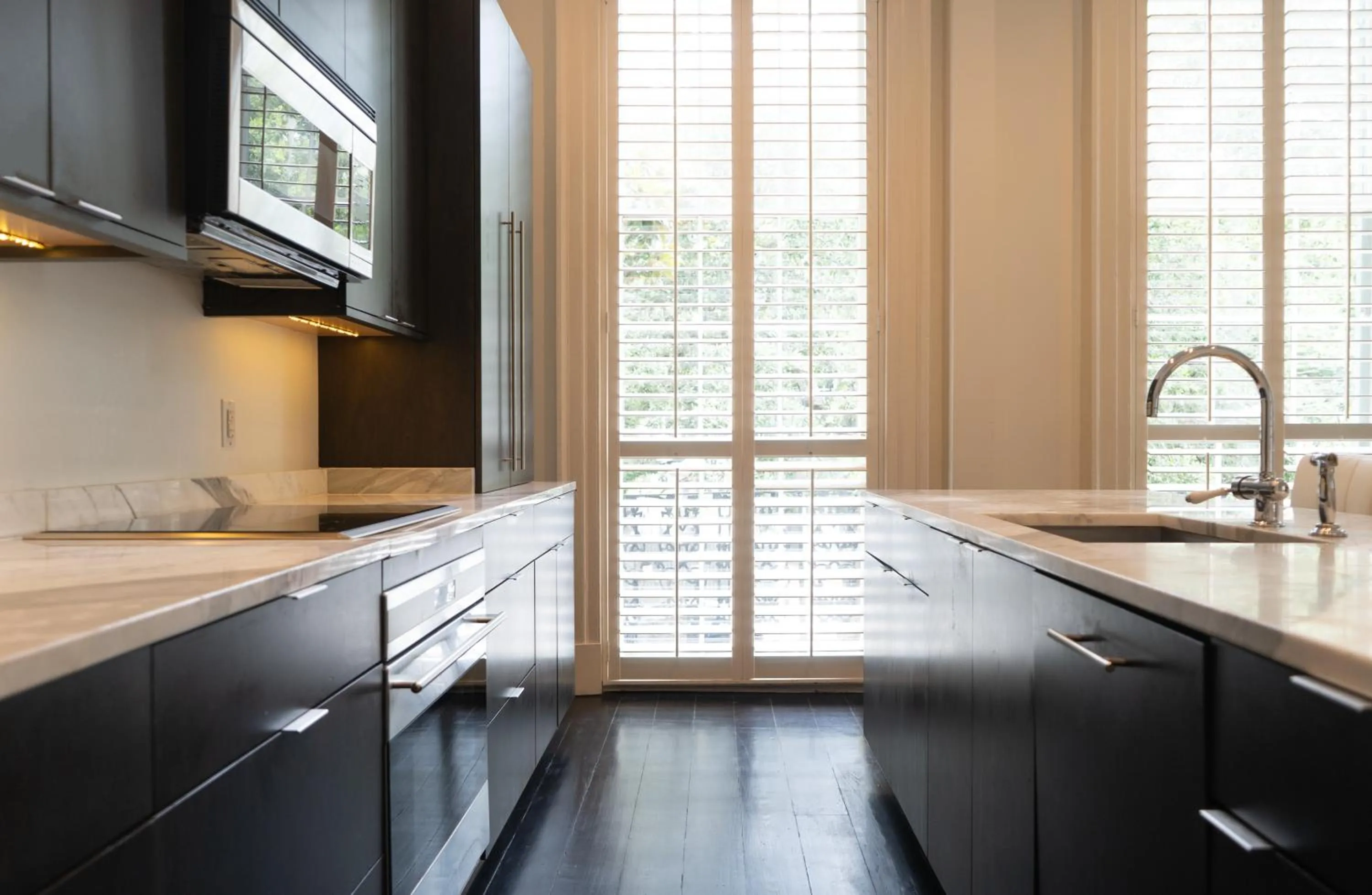 Kitchen or kitchenette in Melrose Mansion