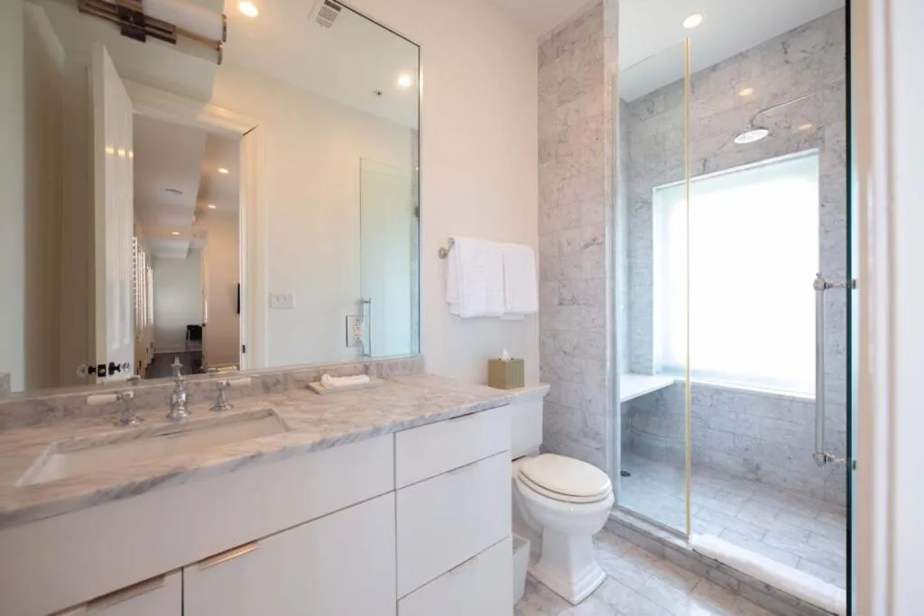 Bathroom in Melrose Mansion