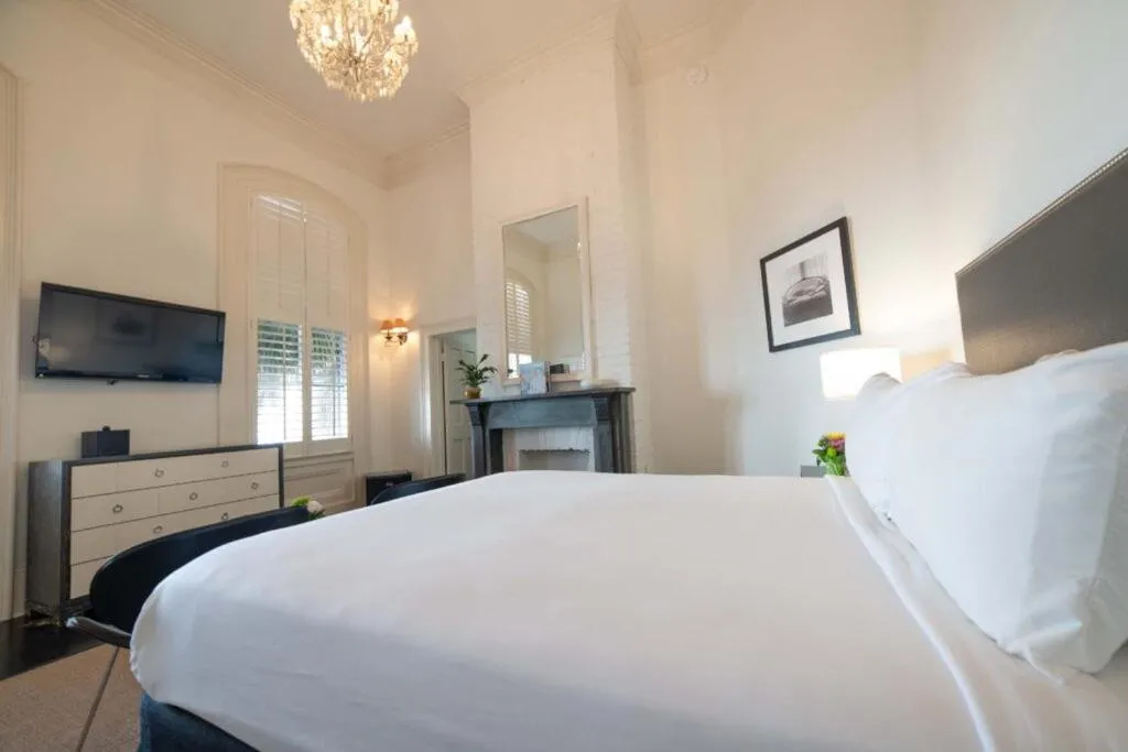 Bedroom, Bed in Melrose Mansion