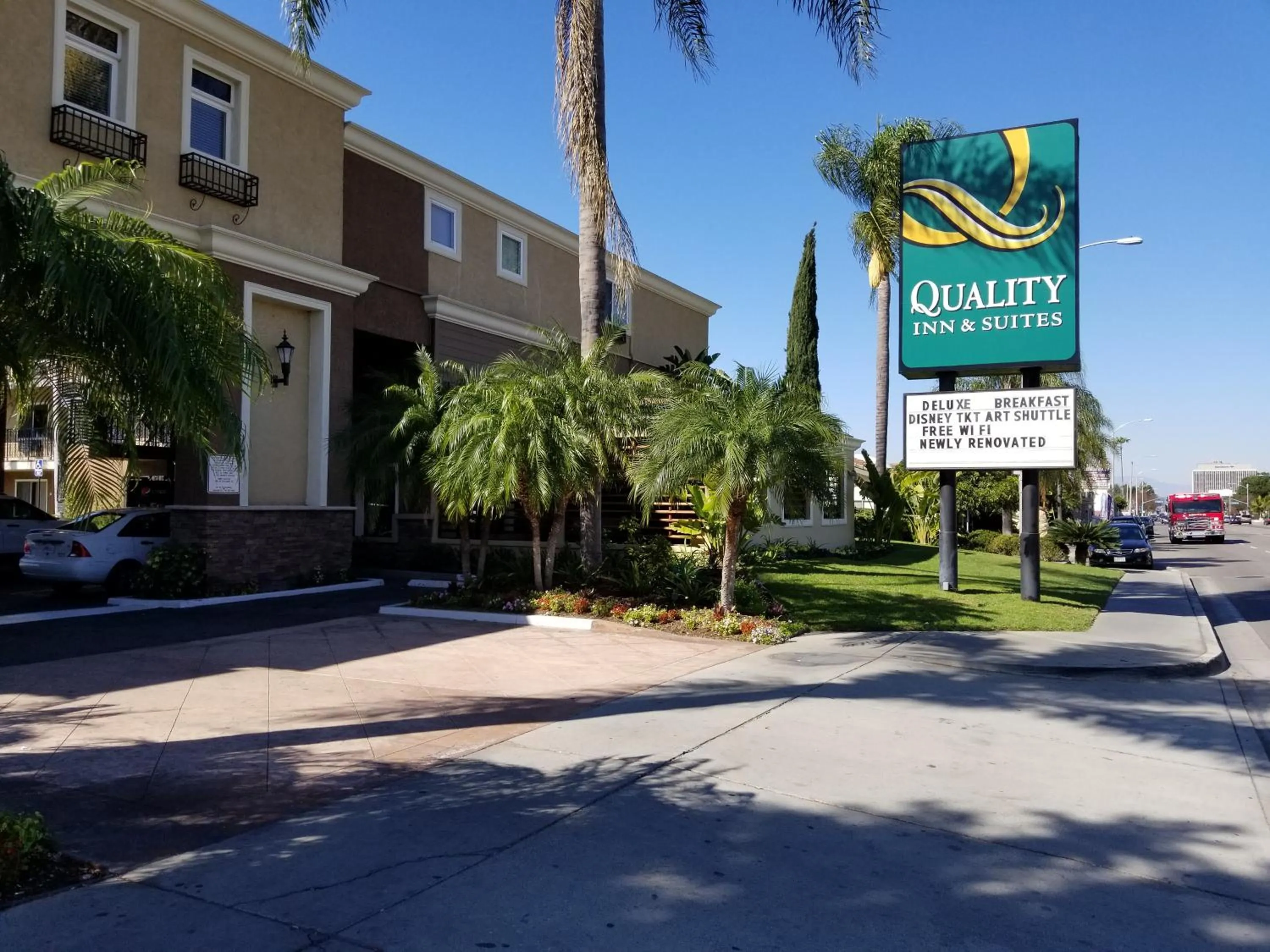 Property building in Quality Inn & Suites Anaheim Maingate