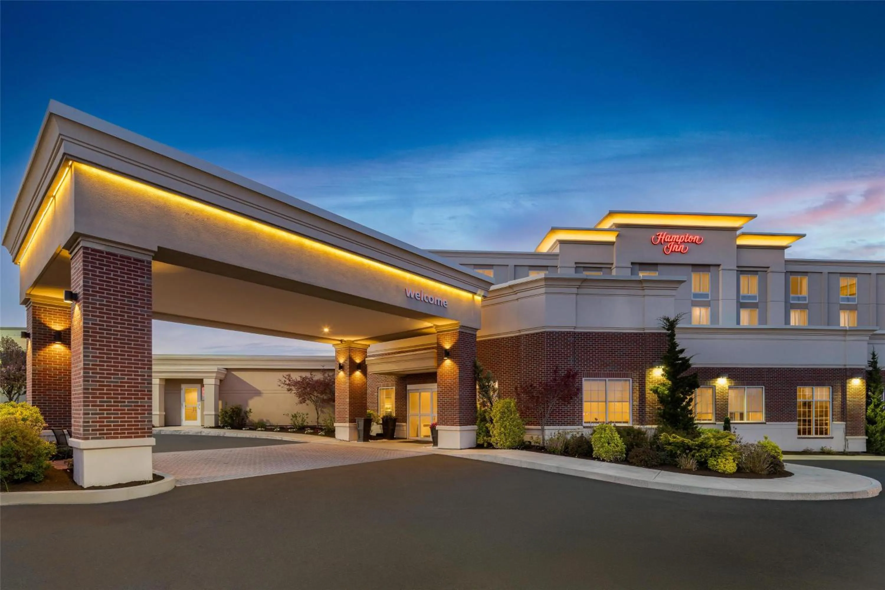 Property building in Hampton Inn-Pawtucket, RI