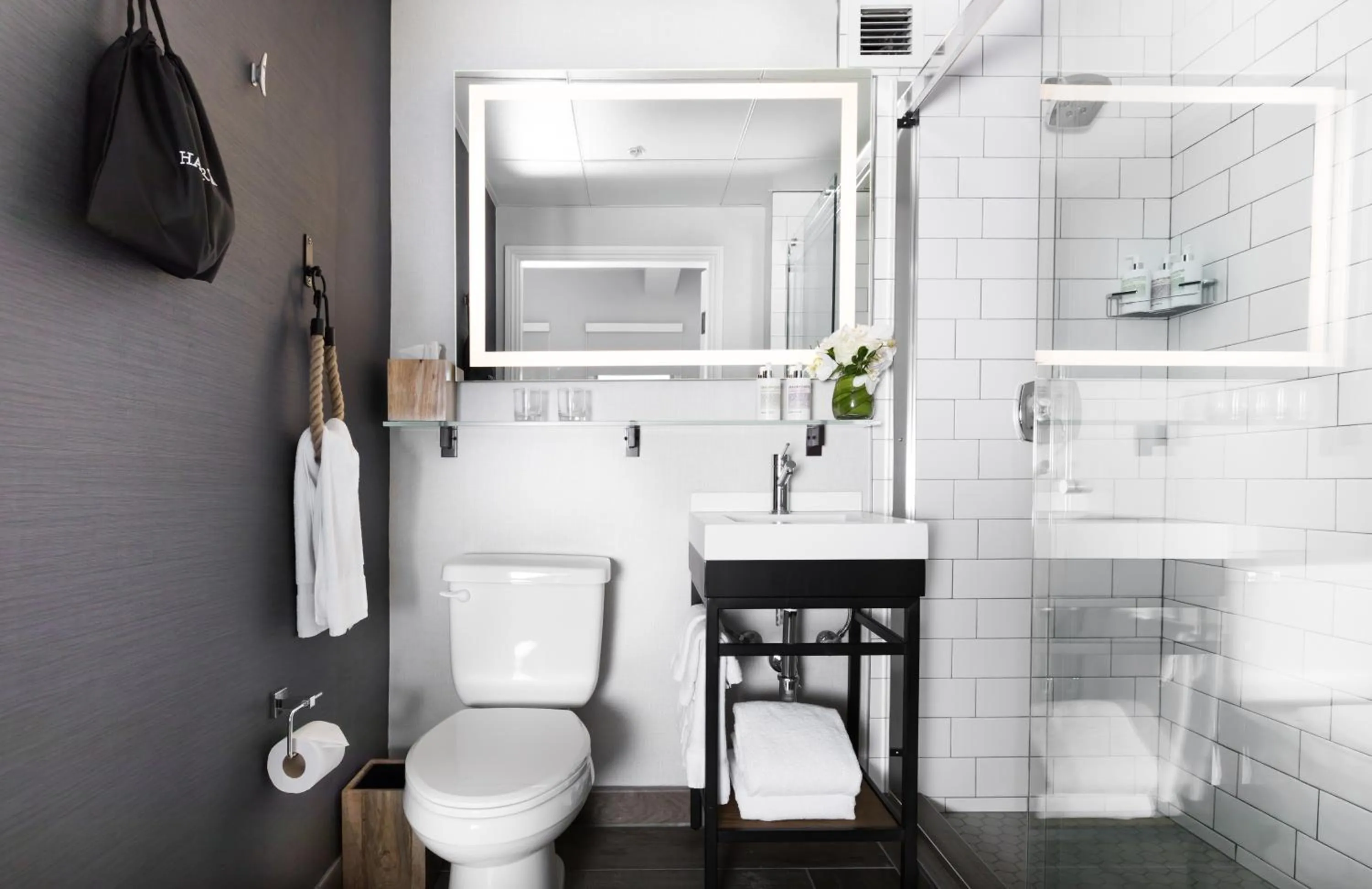 Shower in Harbor Court Hotel