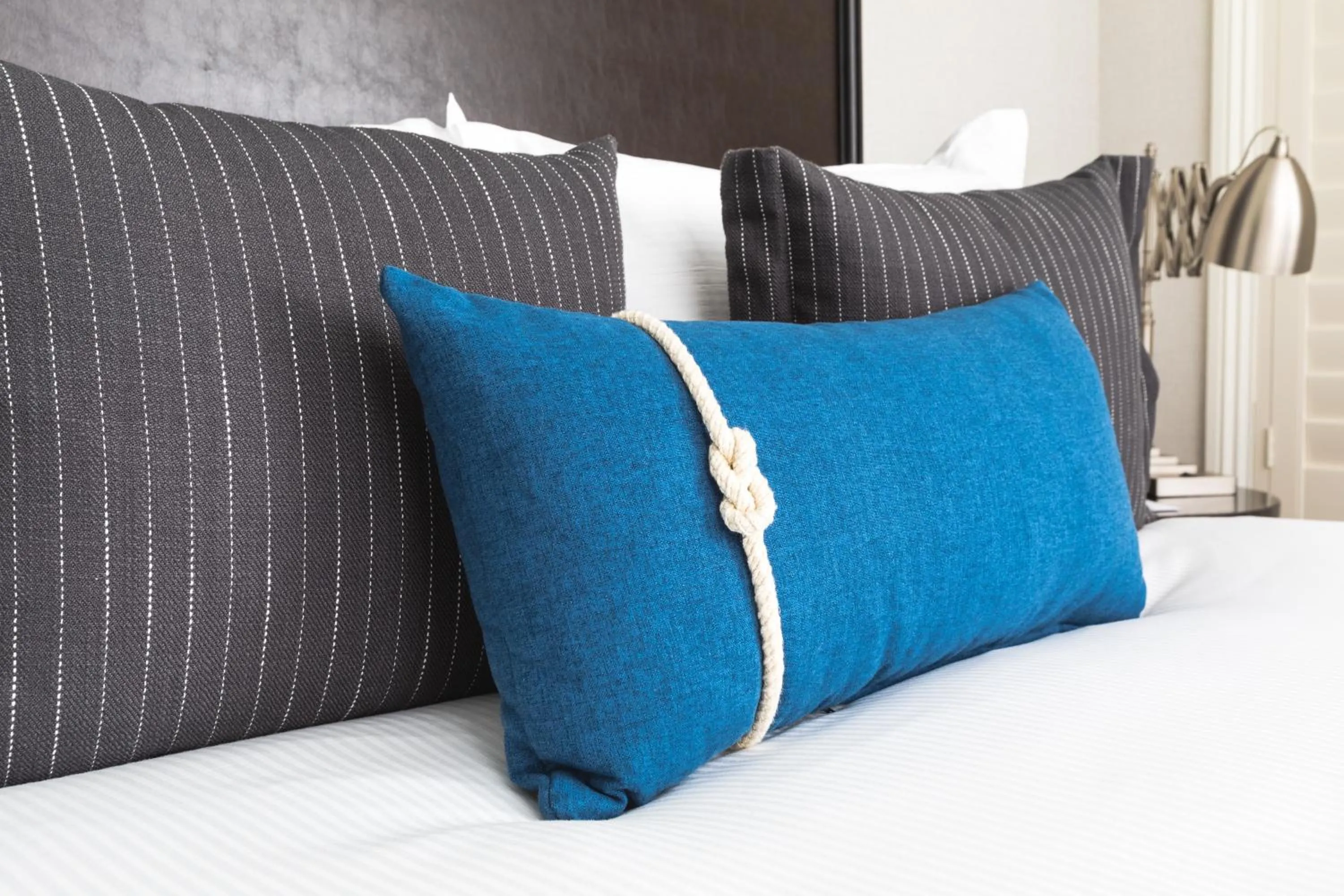 Bed in Harbor Court Hotel