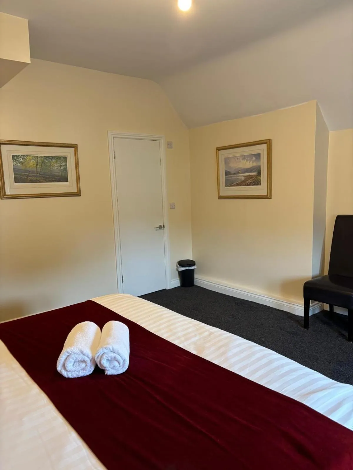 Bed in The Tudor House Hotel