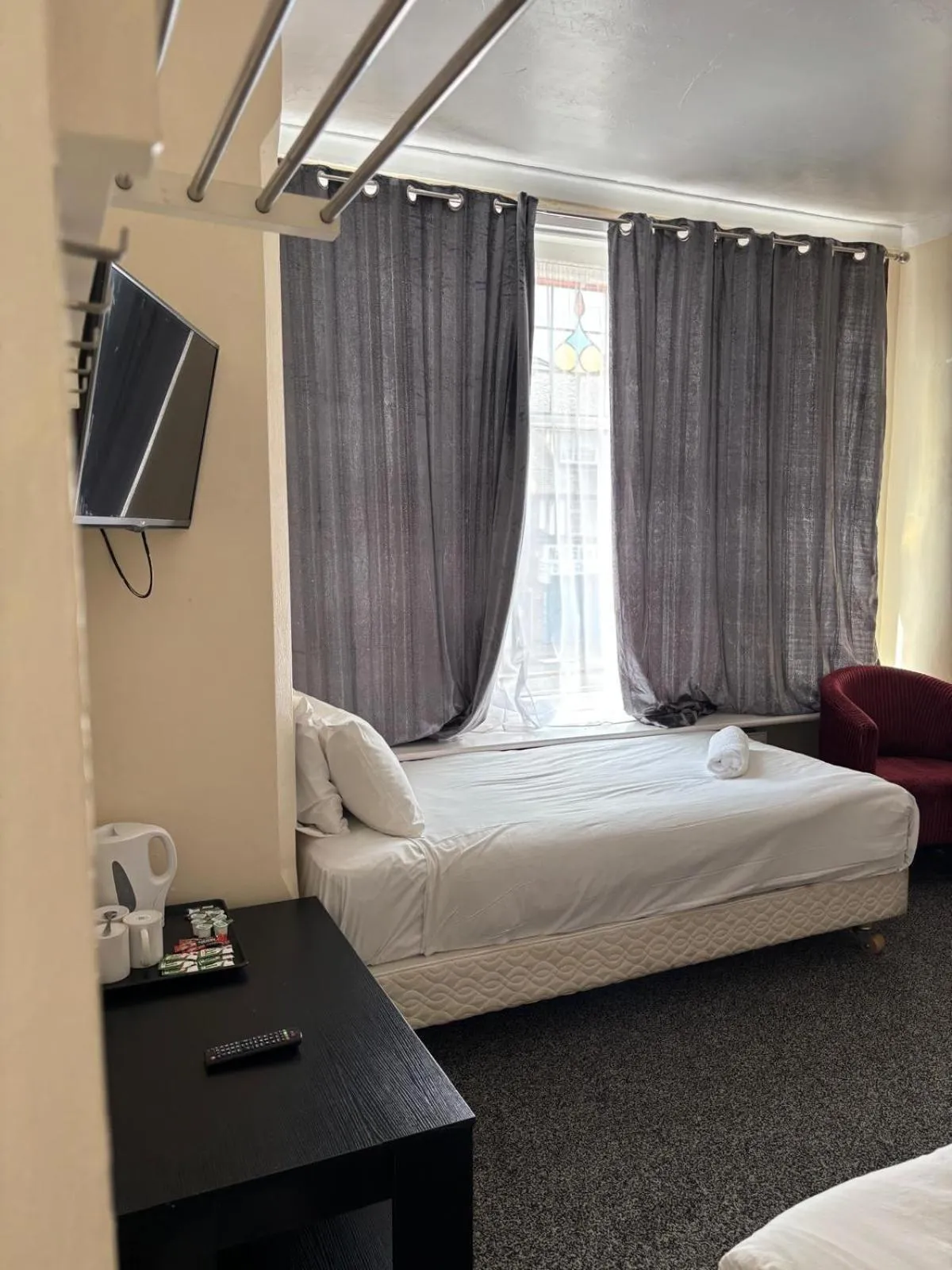 Bed in The Tudor House Hotel