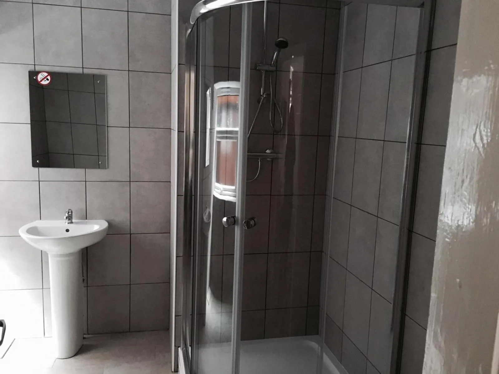 Bathroom in The Tudor House Hotel