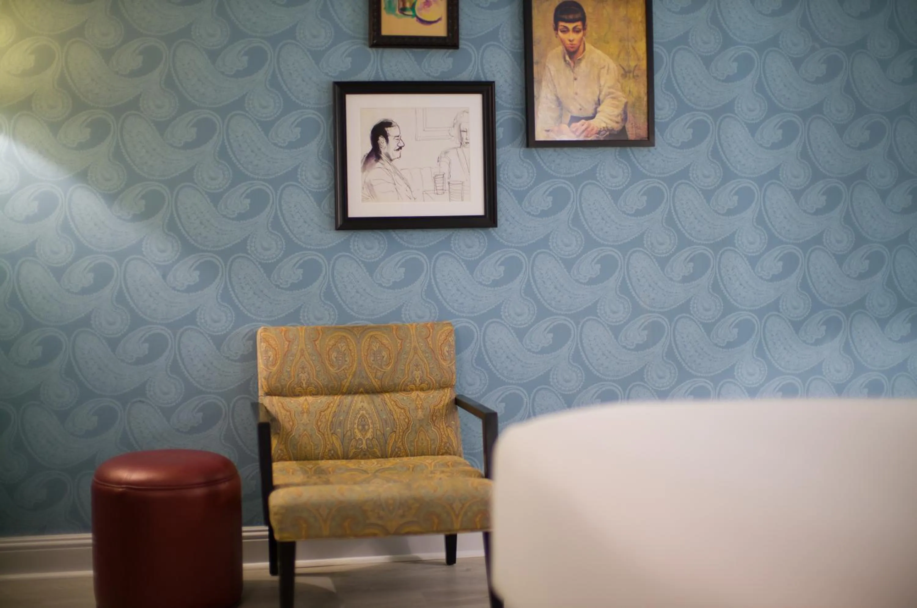 Seating area in Hotel Fiona