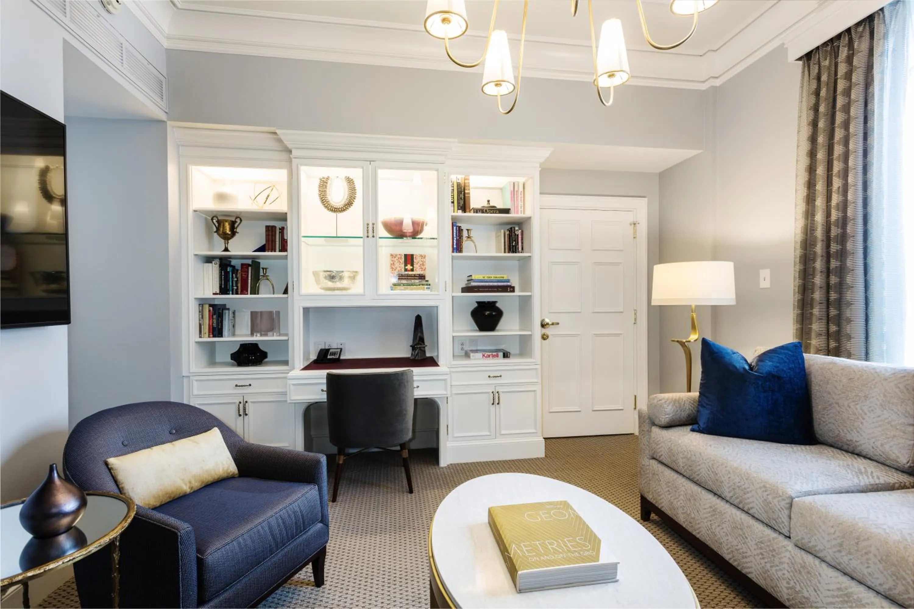 TV and multimedia in The Lancaster Hotel