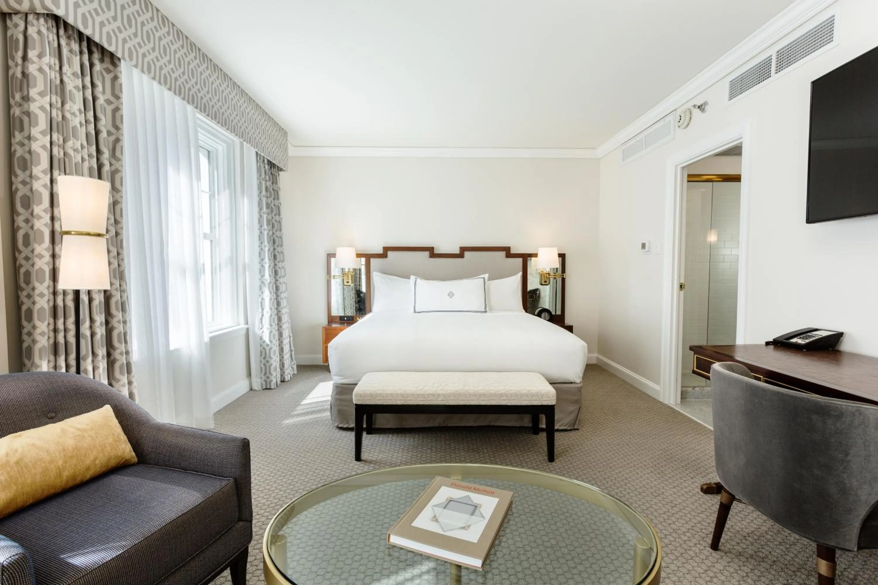 Bed in The Lancaster Hotel