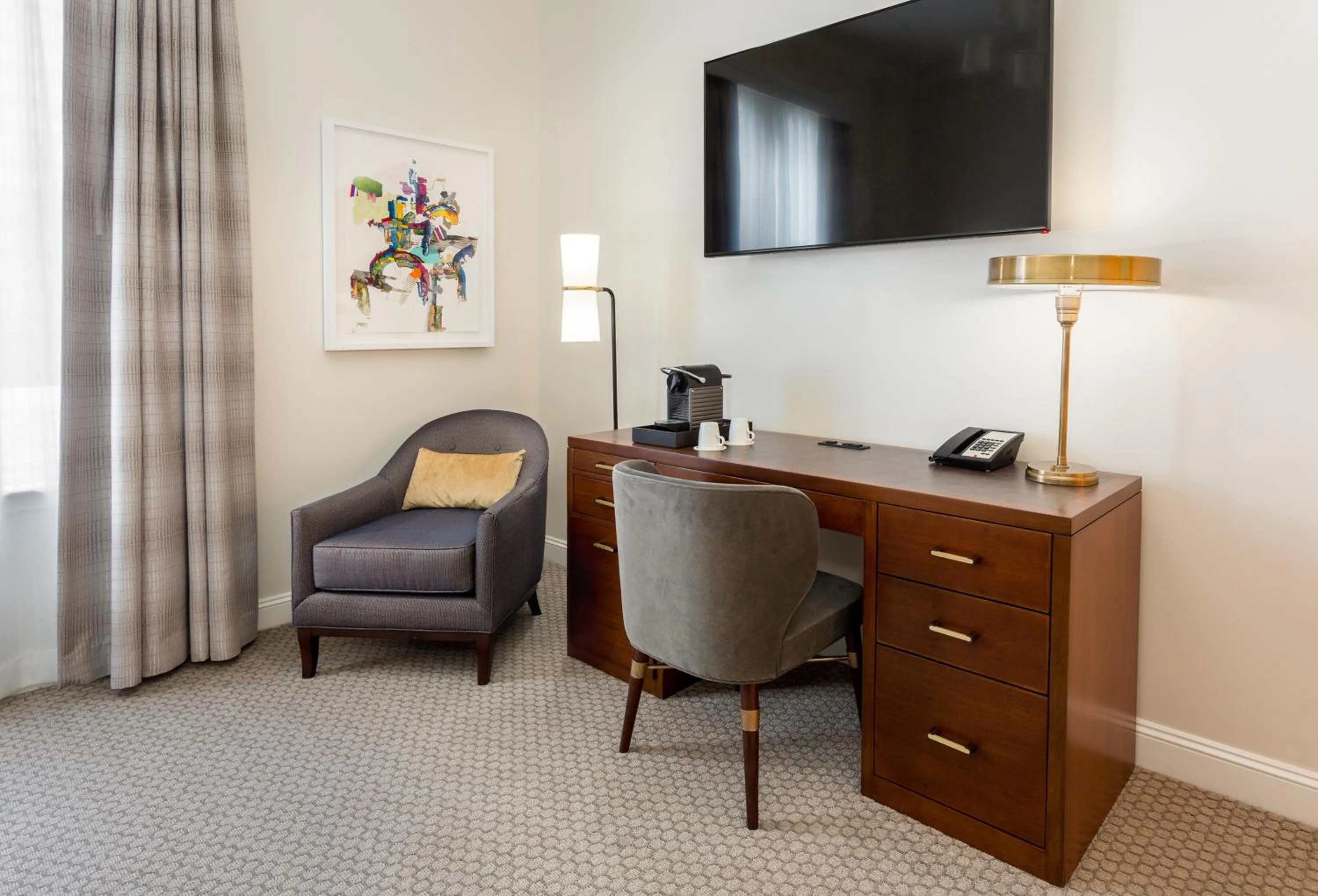 TV and multimedia in The Lancaster Hotel