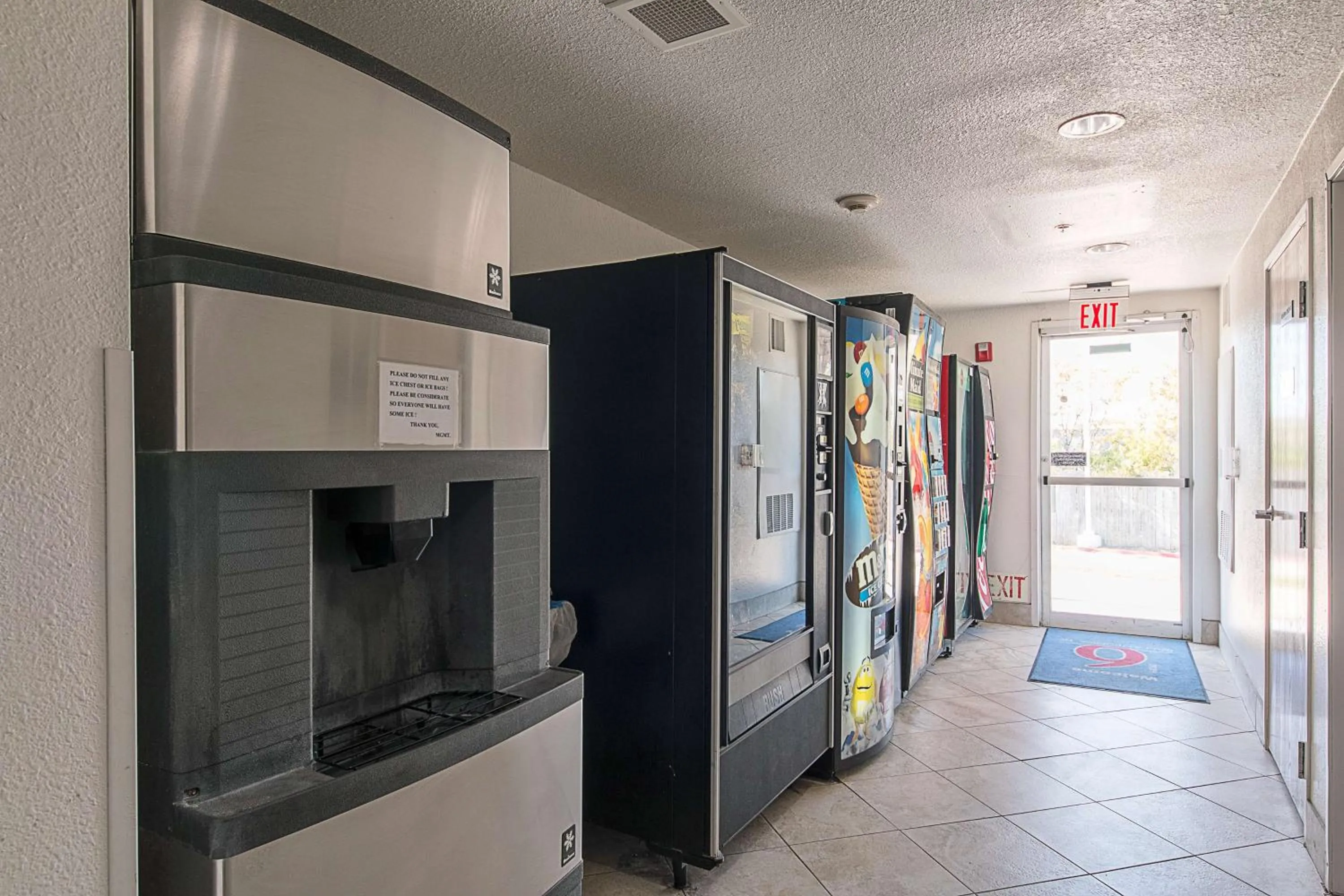 Property building in Motel 6-San Antonio, TX - Downtown - Alamo Dome